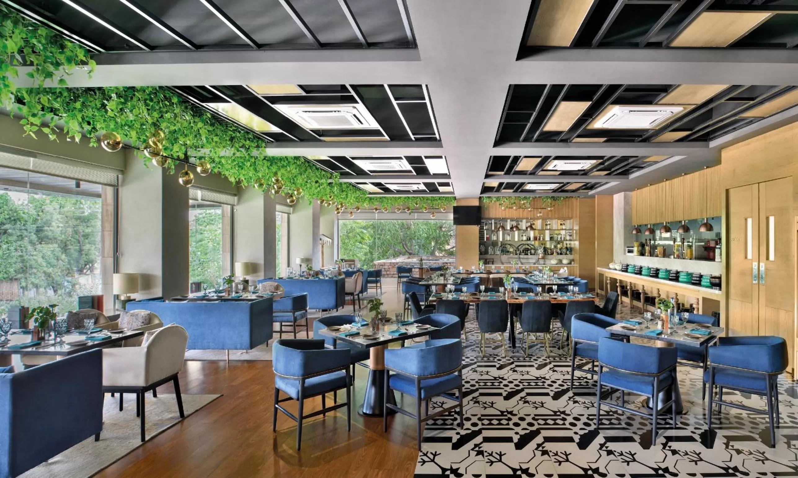 Restaurant/places to eat in Novotel Jodhpur ITI Circle