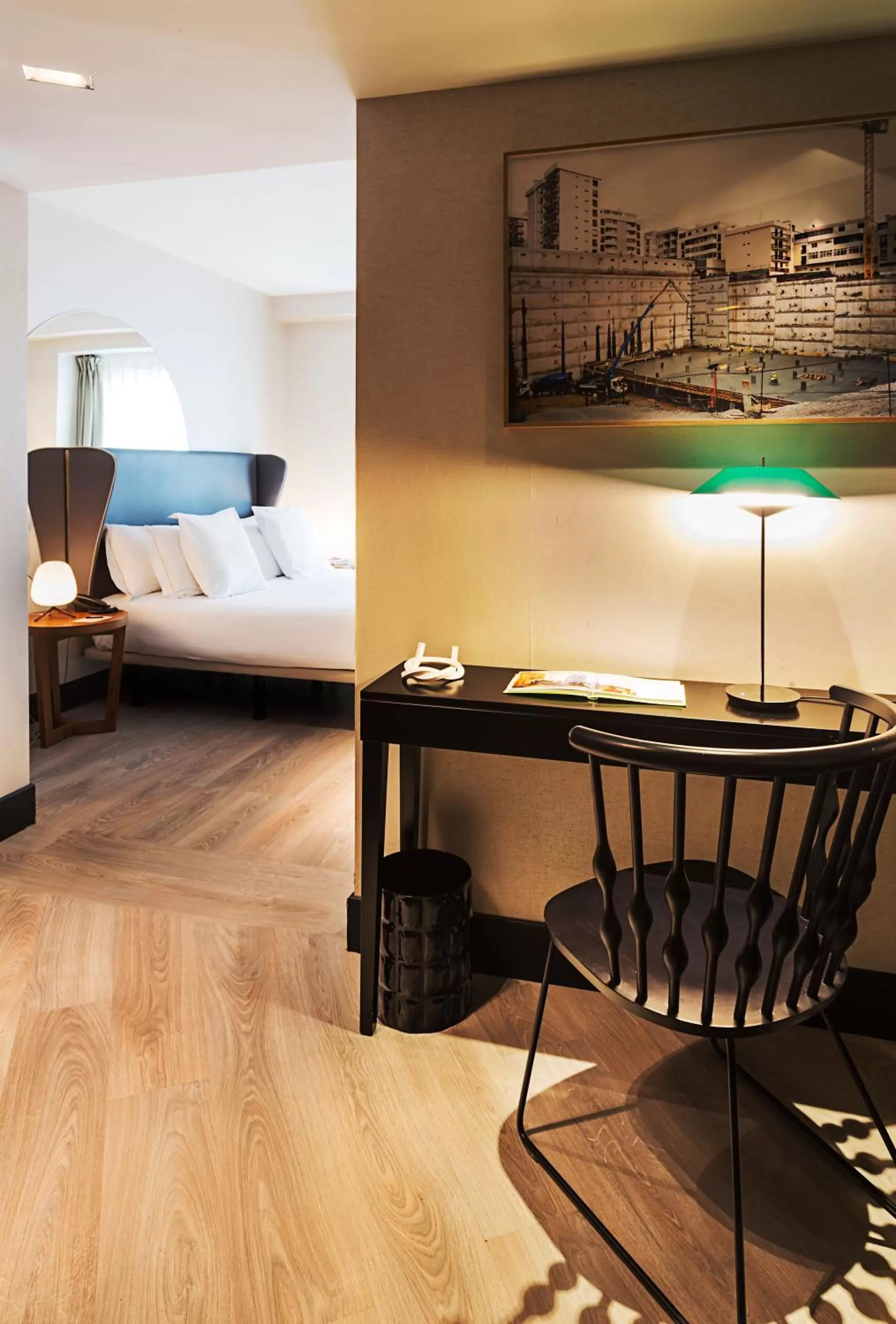 Photo of the whole room, Bed in One Shot Luchana