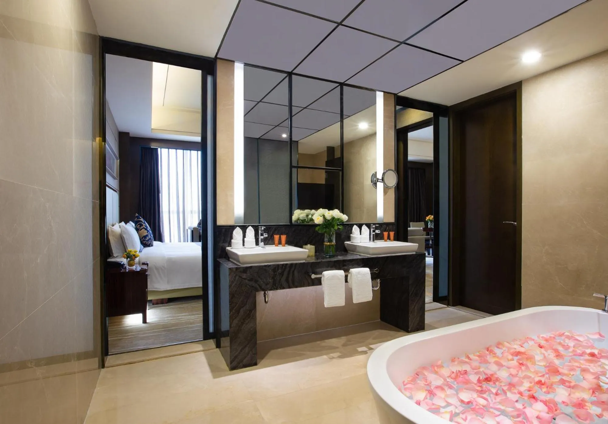 Bathroom in Crowne Plaza Shenzhen Longgang City Centre by IHG