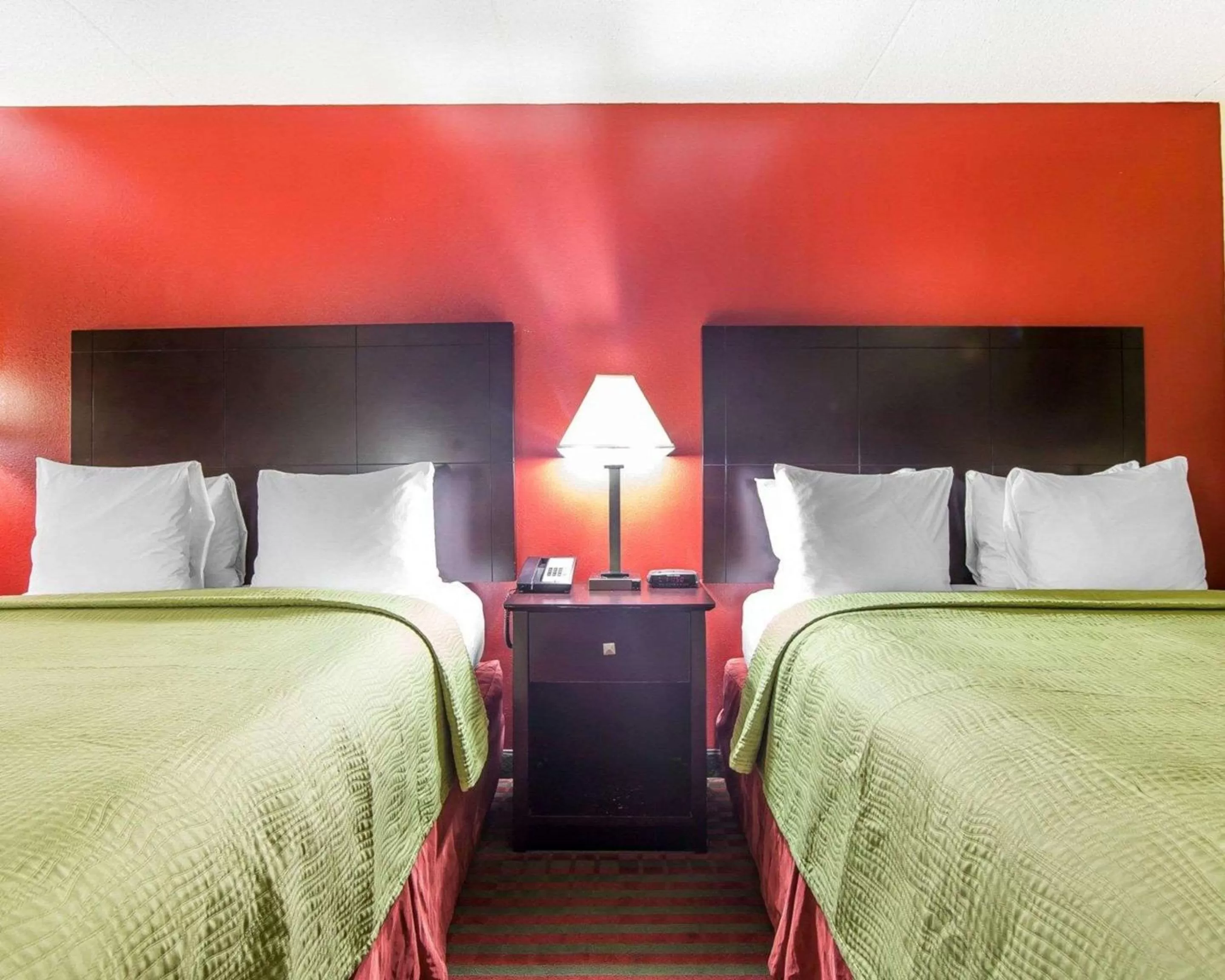 Photo of the whole room, Bed in Quality Inn Sweetwater West