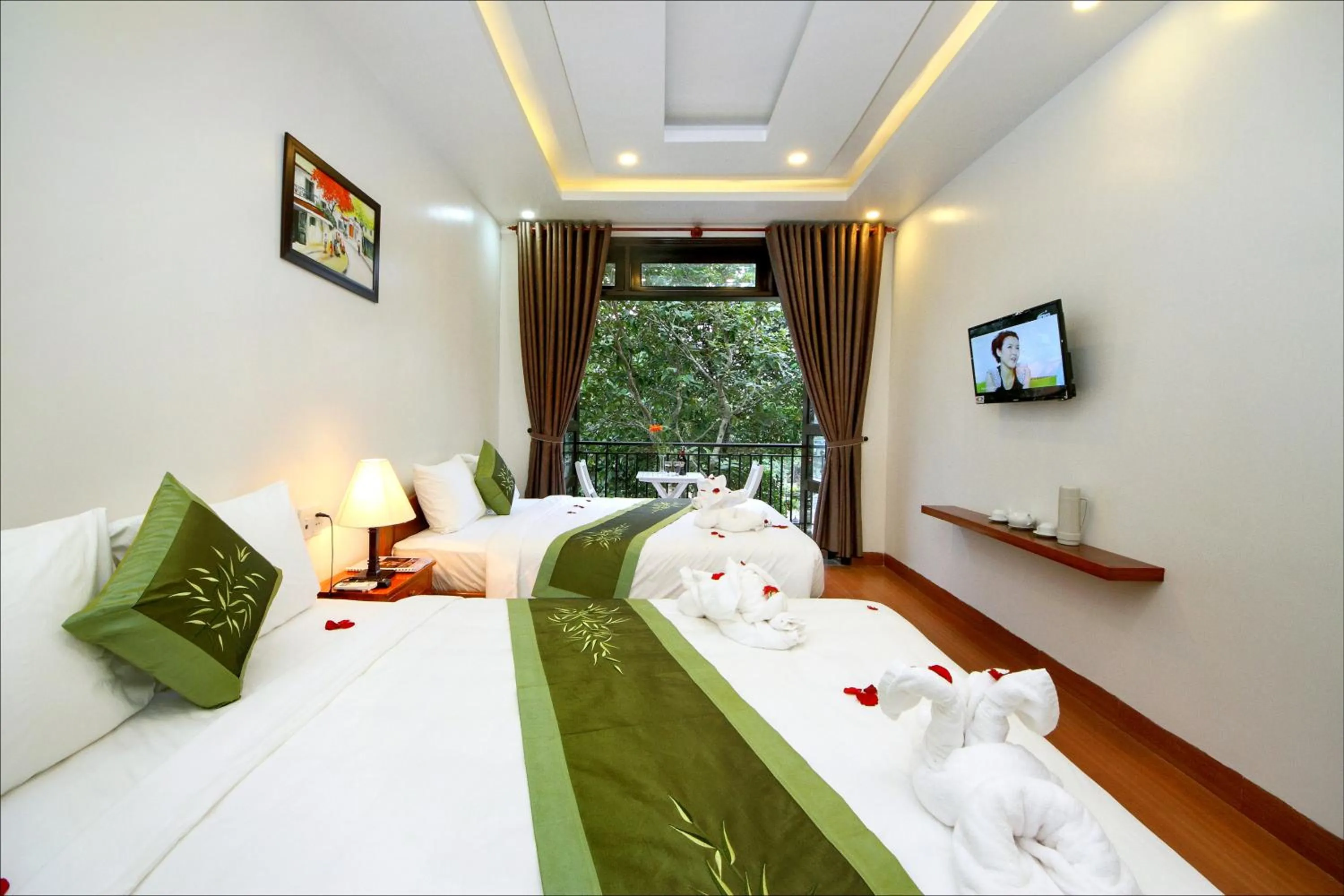 Bedroom, Bed in Blue Lake Homestay