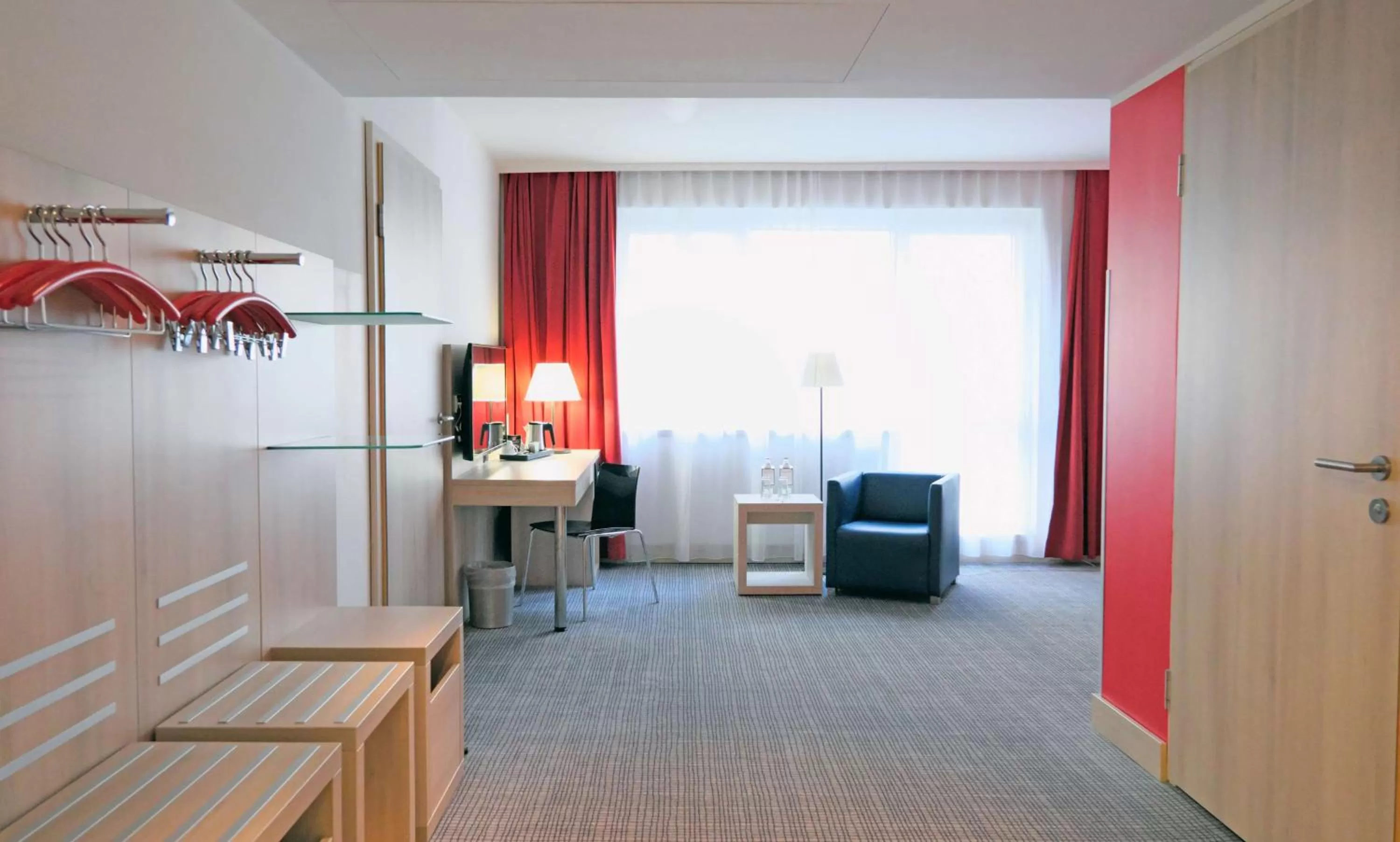 Bedroom, Bed in Park Inn by Radisson Linz