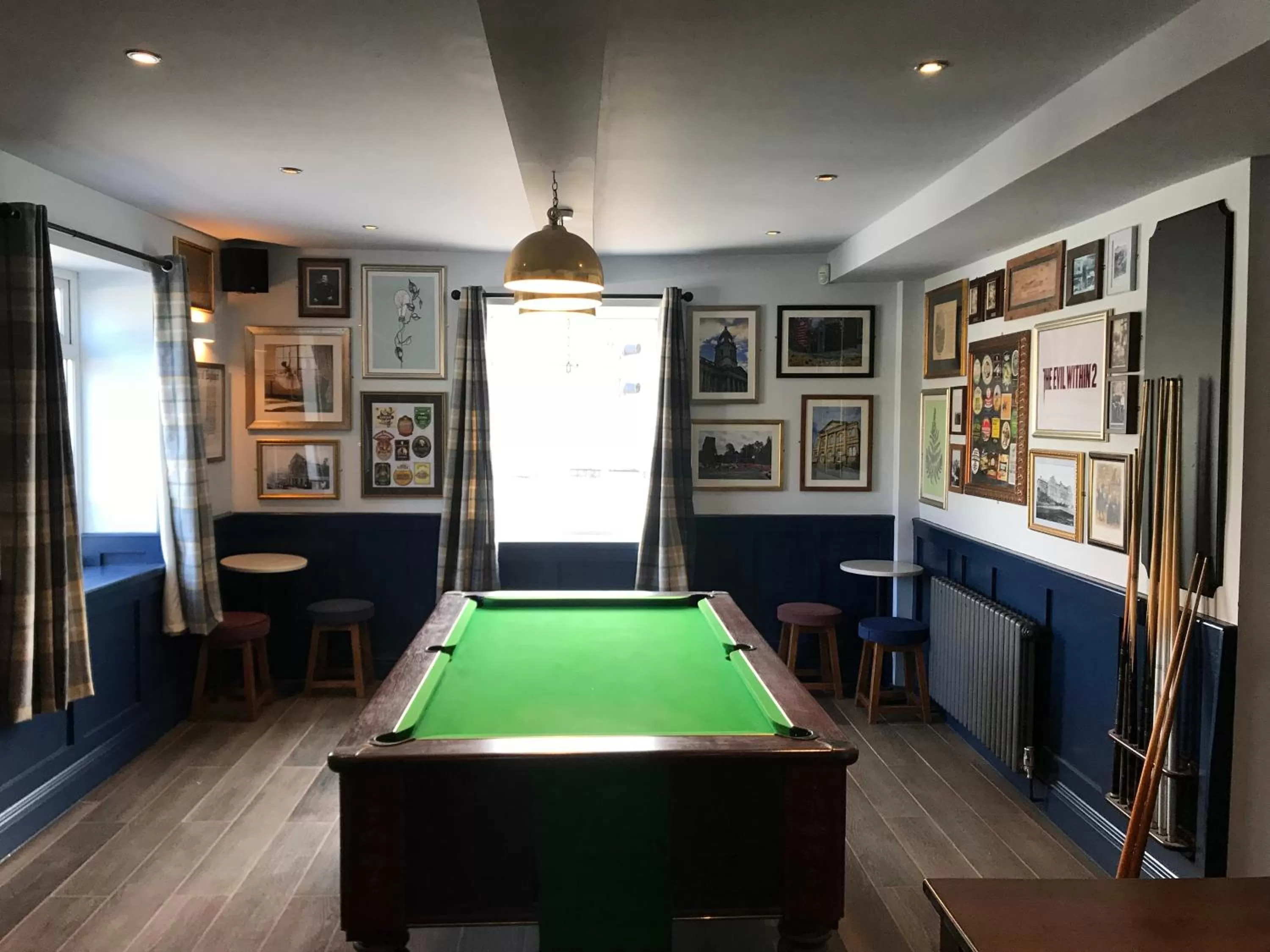 Lounge or bar in The Halfway House Inn
