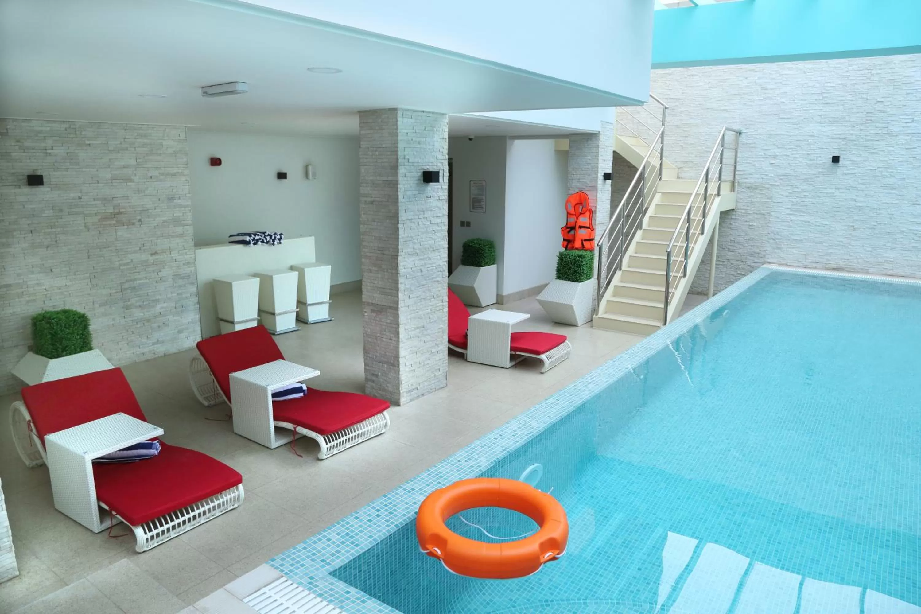 Swimming pool in Meshal Hotel