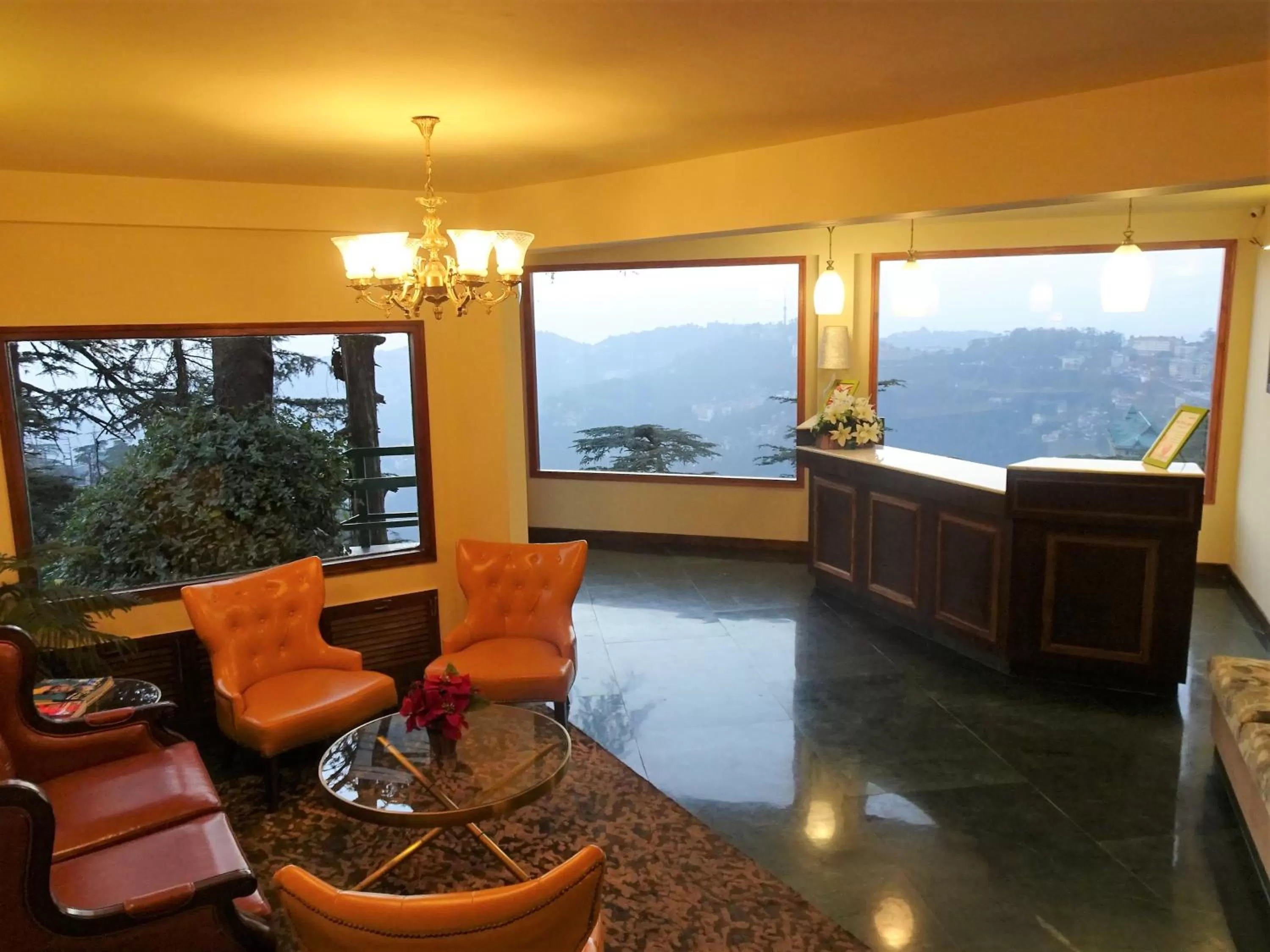 Area and facilities in Honeymoon Inn Shimla