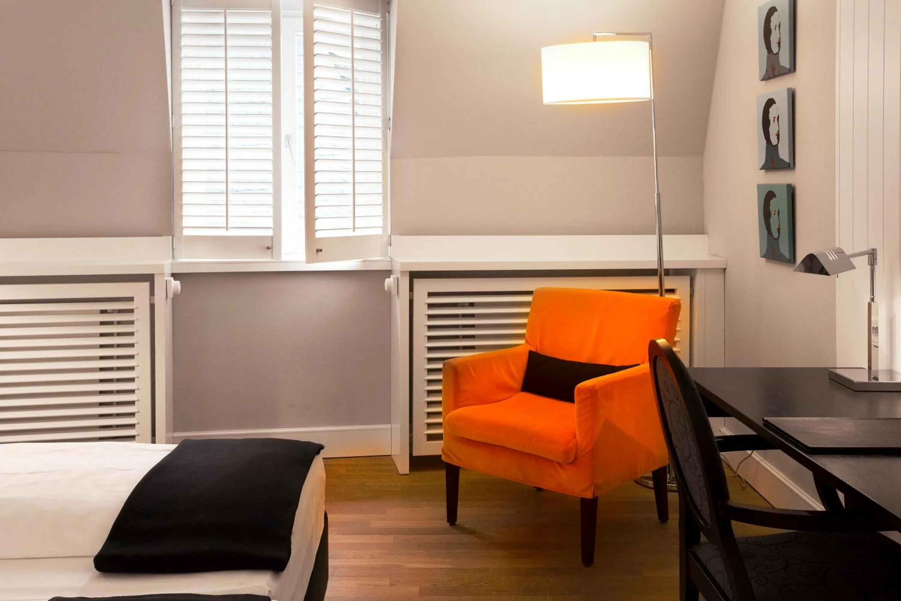 Decorative detail in Hotel Victoria