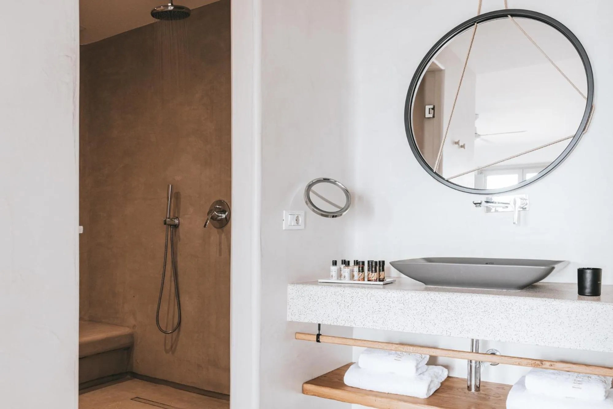 Bathroom in Alissachni Mykonos