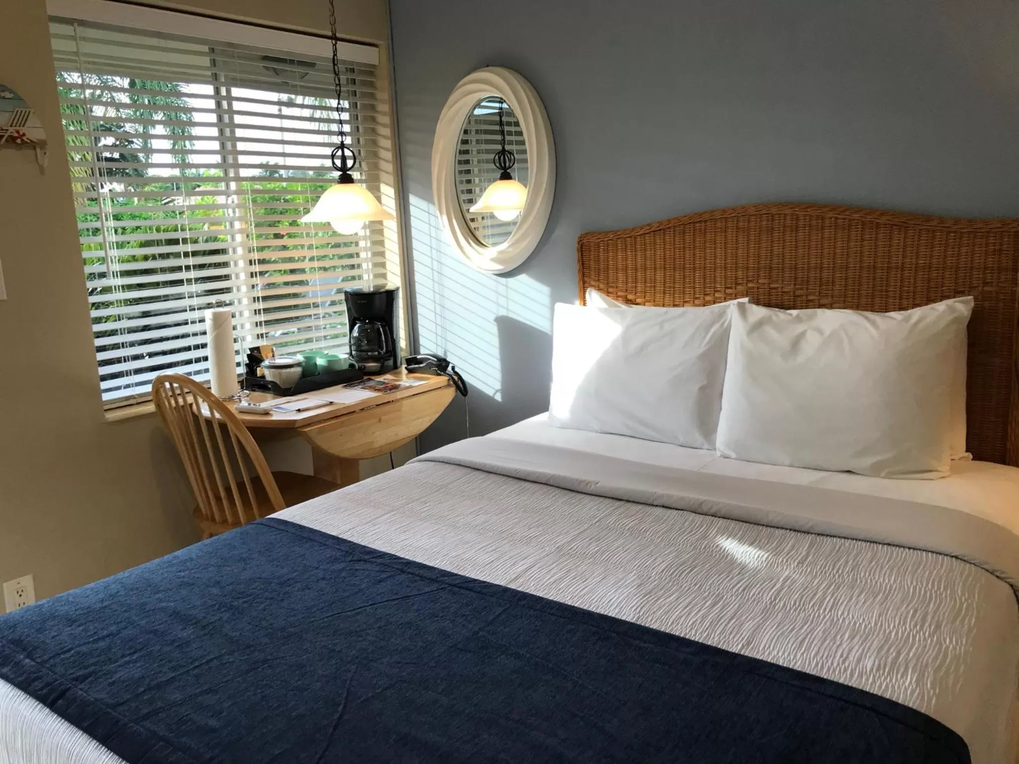 Photo of the whole room, Bed in Casitas Coral Ridge