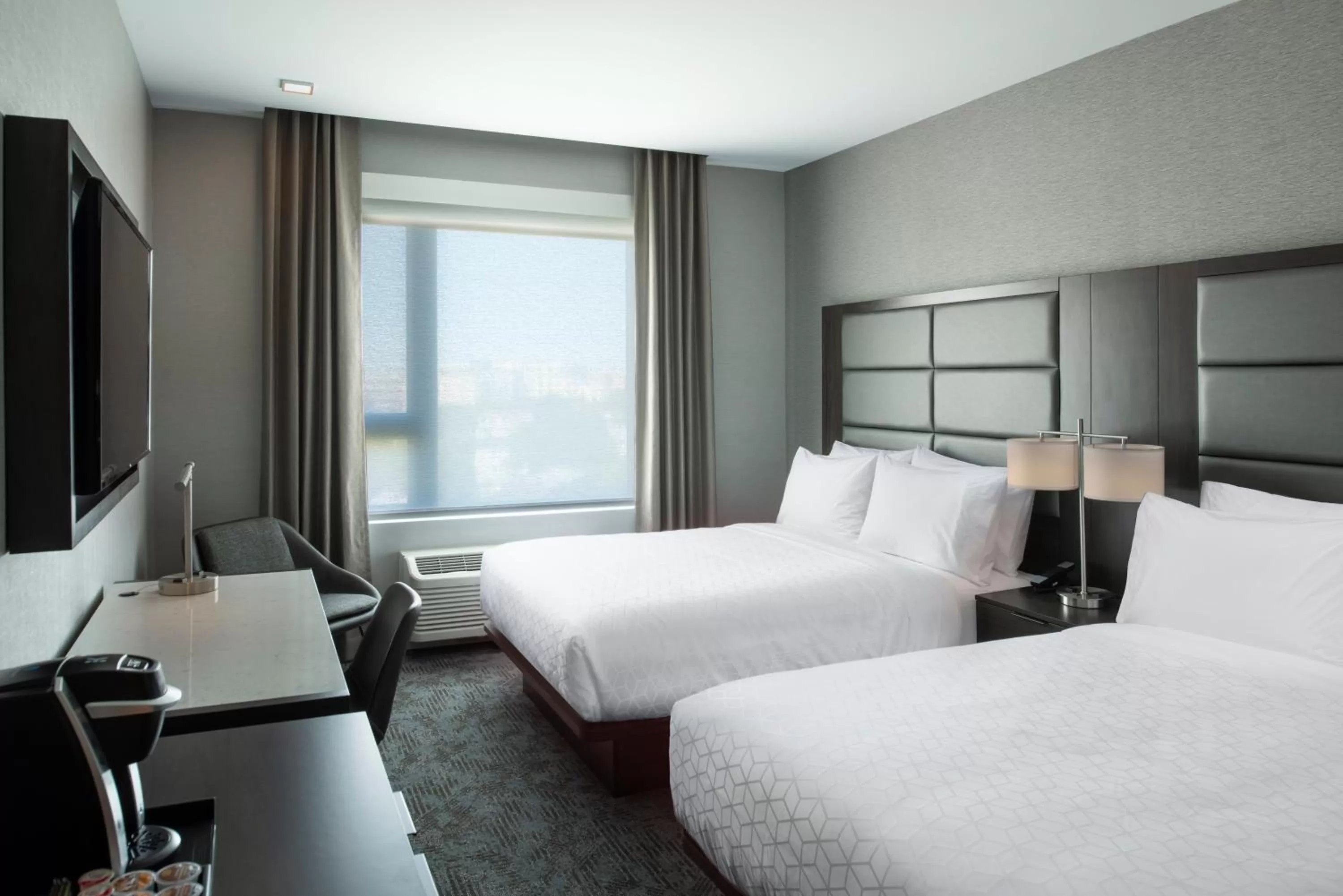 Photo of the whole room, Bed in Holiday Inn Express - Boston Logan Airport - Revere by IHG
