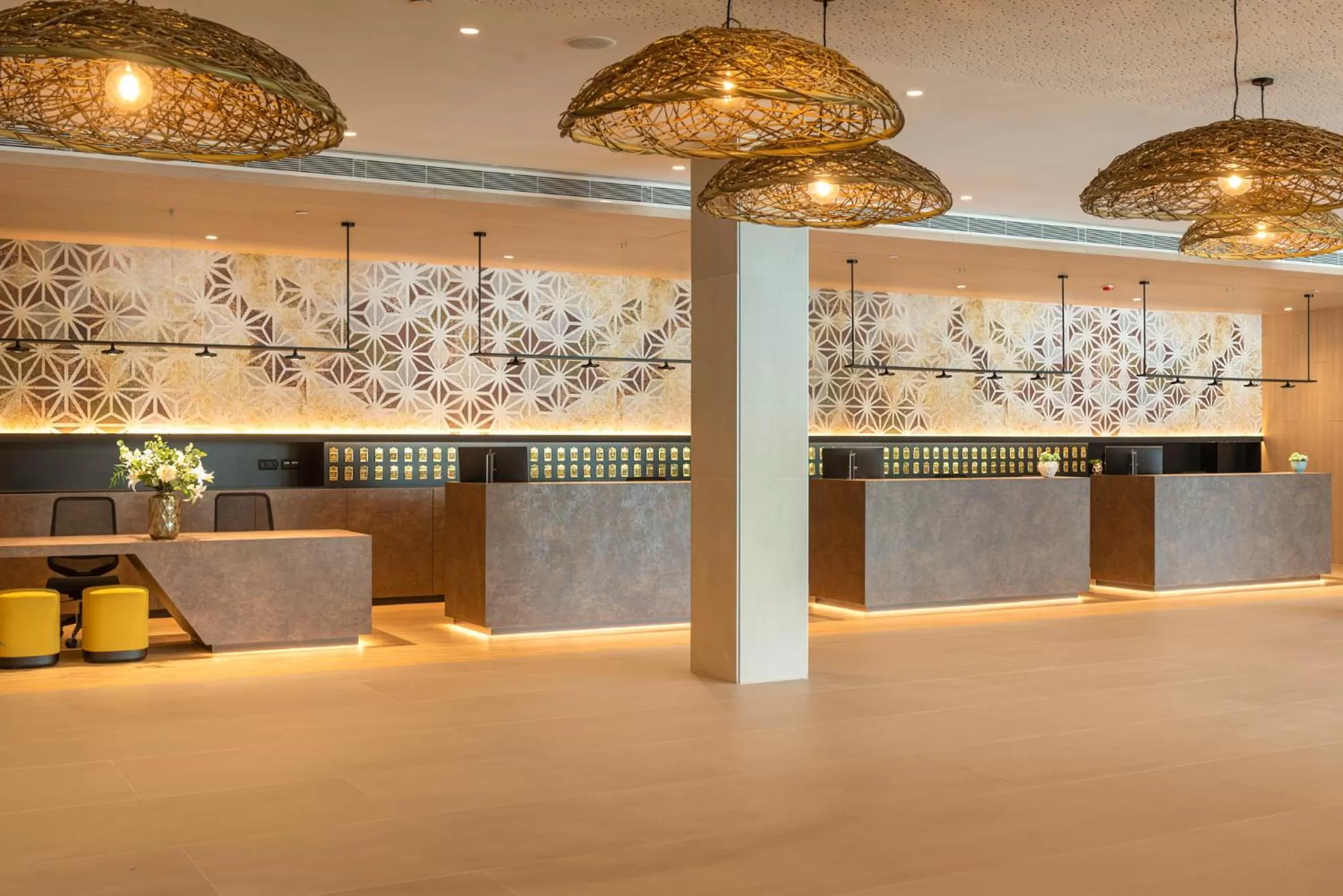 Lobby or reception in L'Azure Hotel 4* Sup