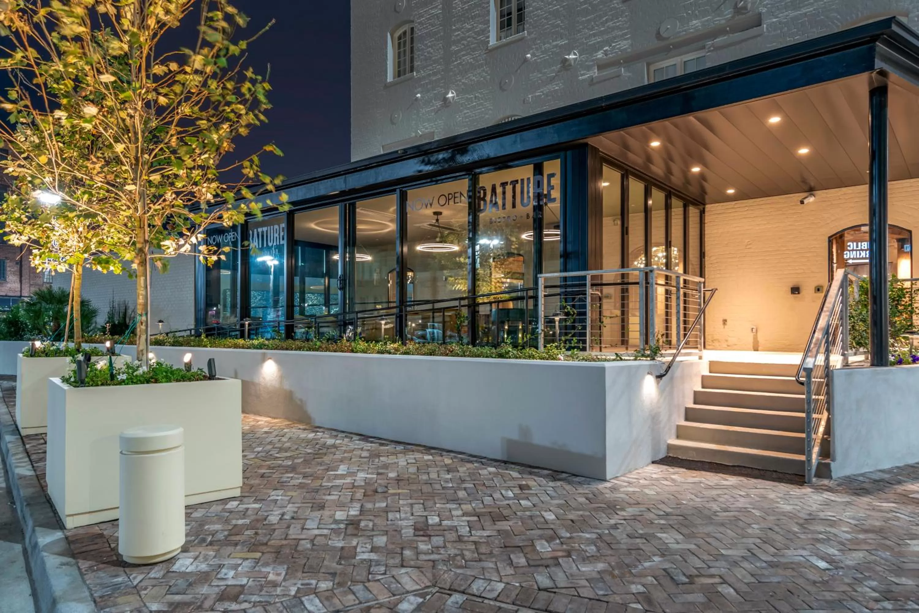 Facade/entrance in ONE11 Hotel