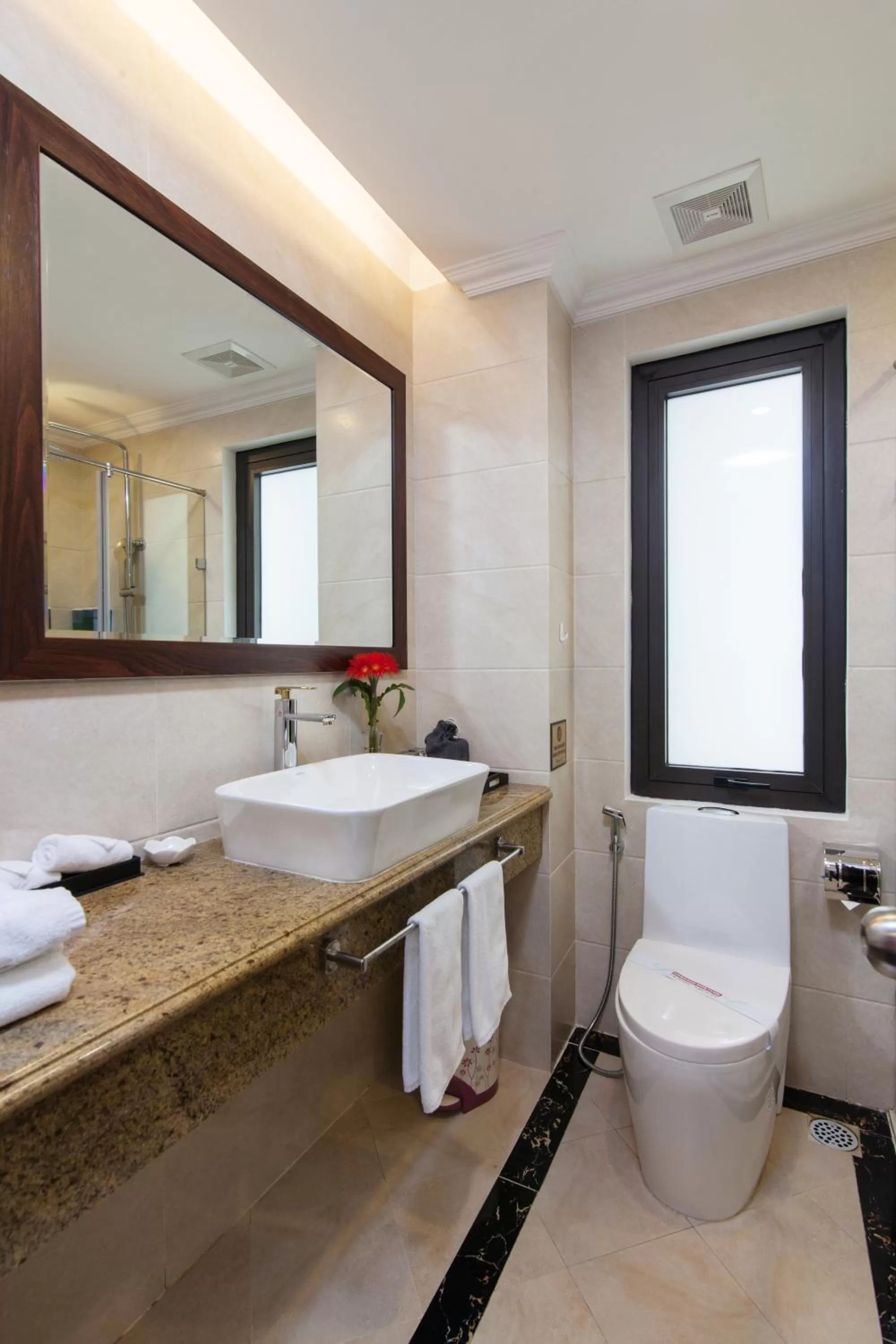 Shower in Hanoi Calista Hotel & Spa