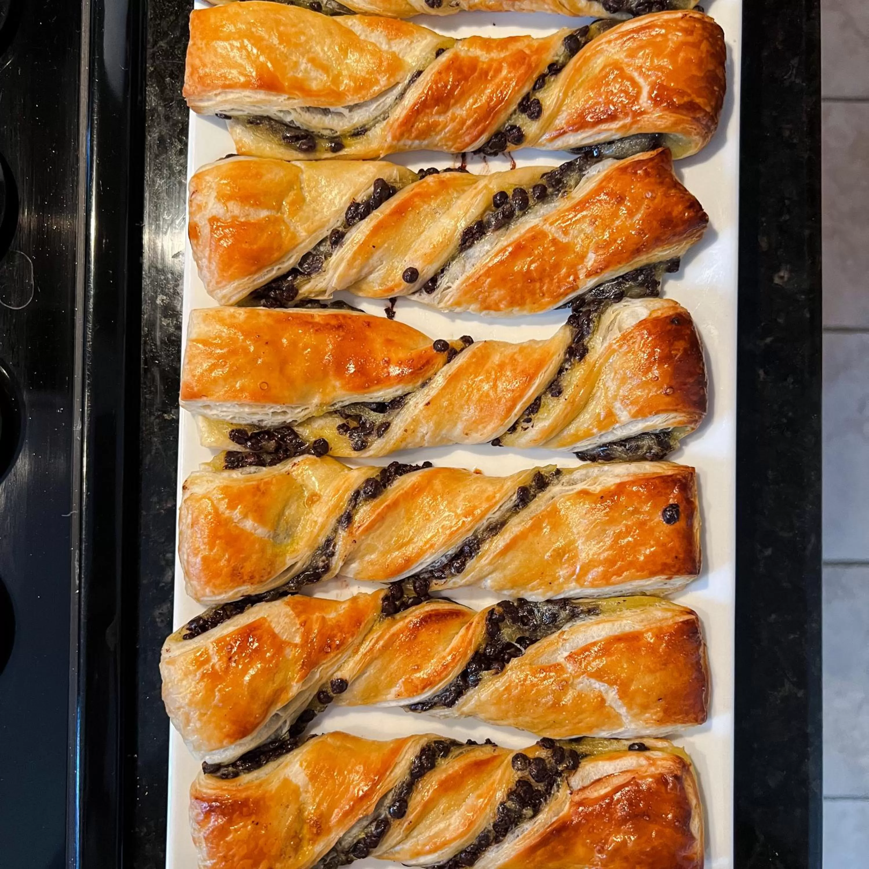 Breakfast in Almondy Inn Bed & Breakfast