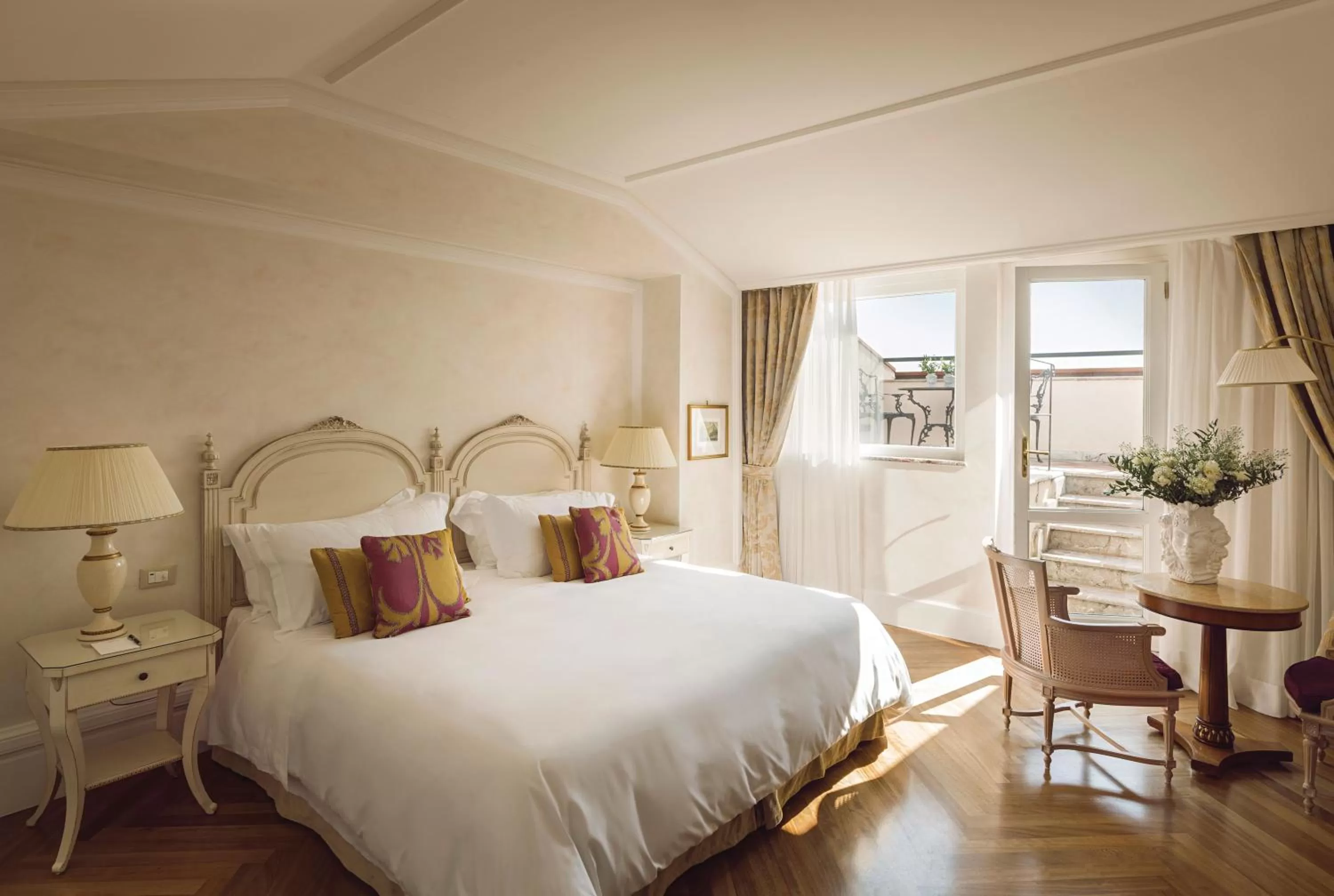 Bedroom, Bed in Grand Hotel Timeo, A Belmond Hotel, Taormina