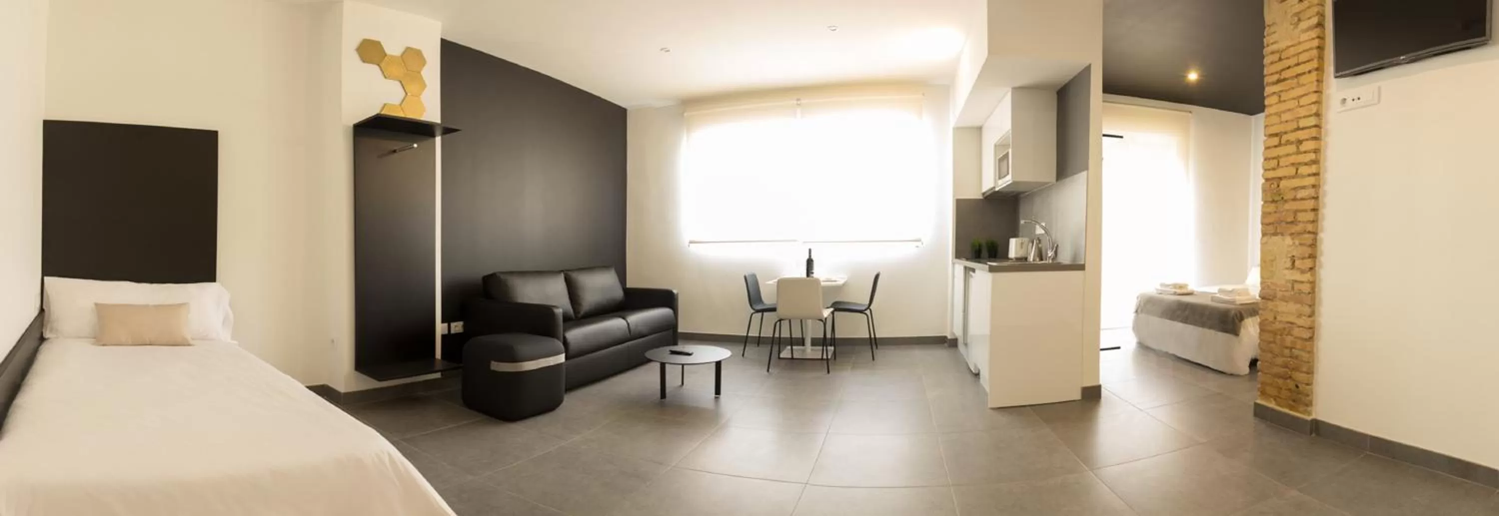 Photo of the whole room, Bed in Soho Valencia