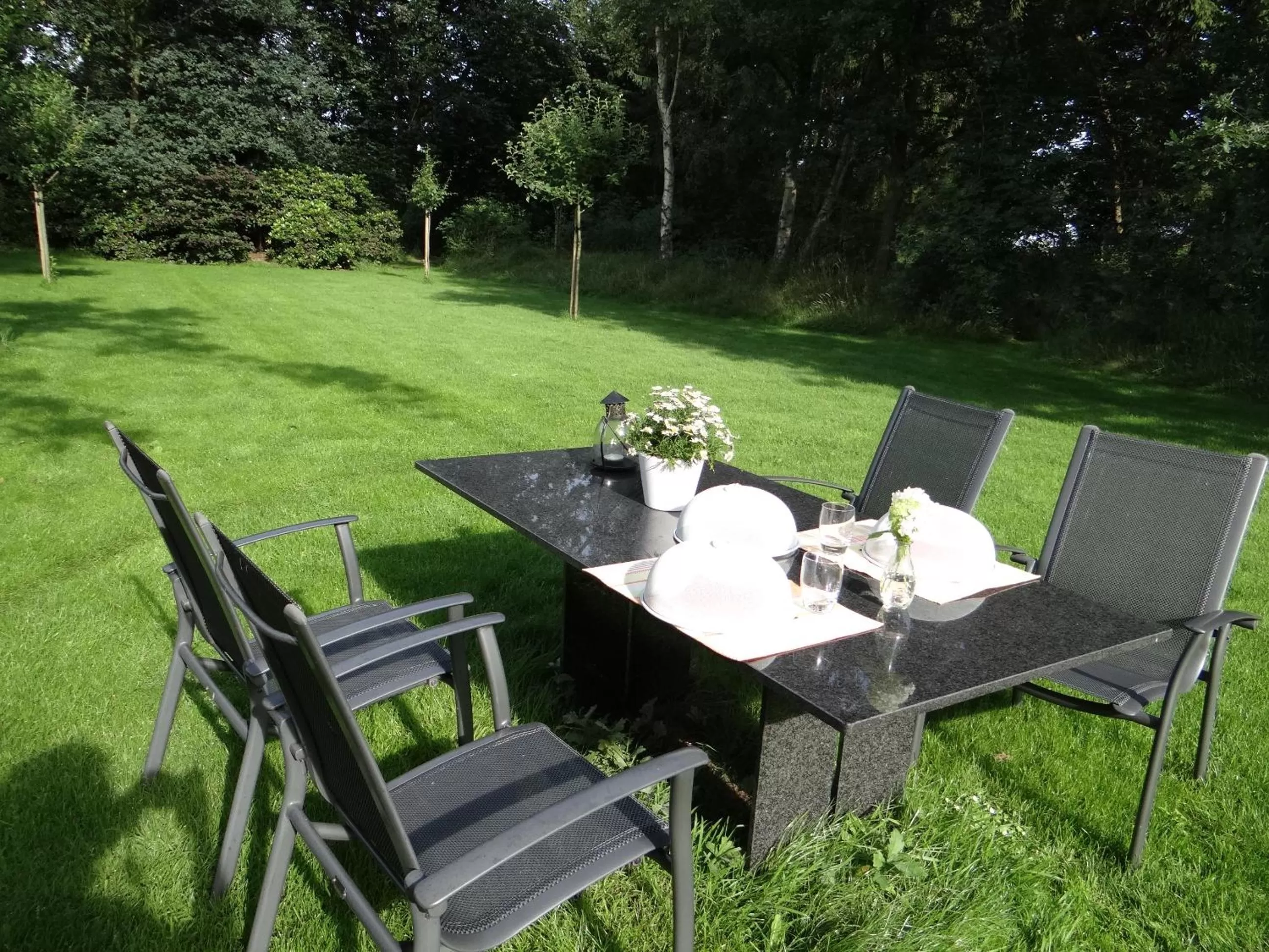 Garden in B&B Gastvrij Lenthe