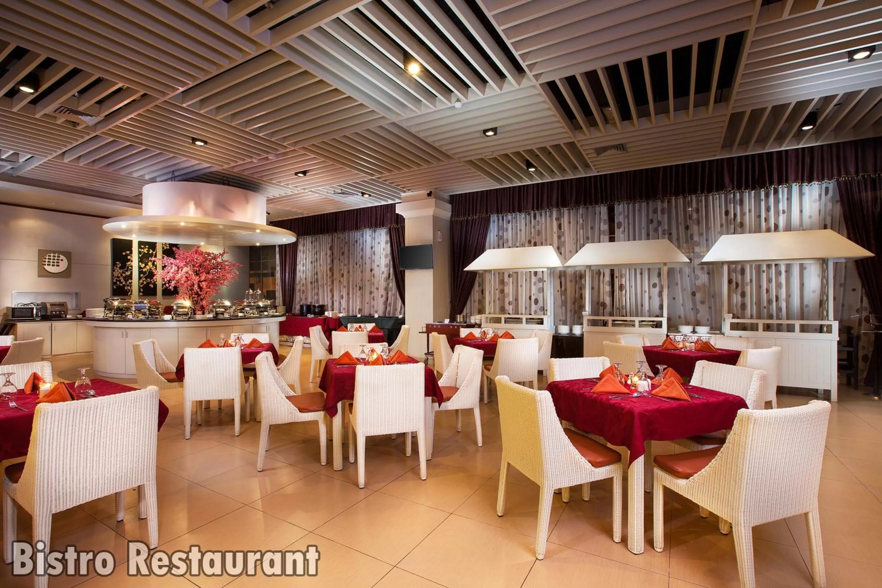 Restaurant/places to eat in Lion Hotel & Plaza Manado