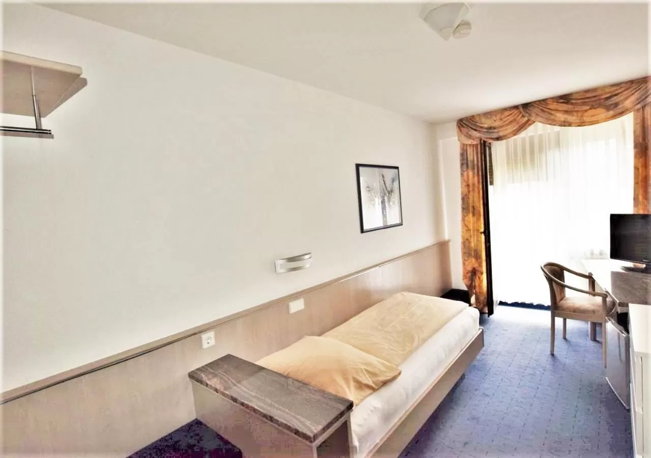 Photo of the whole room in Hotel Alena - Kontaktlos Check-In