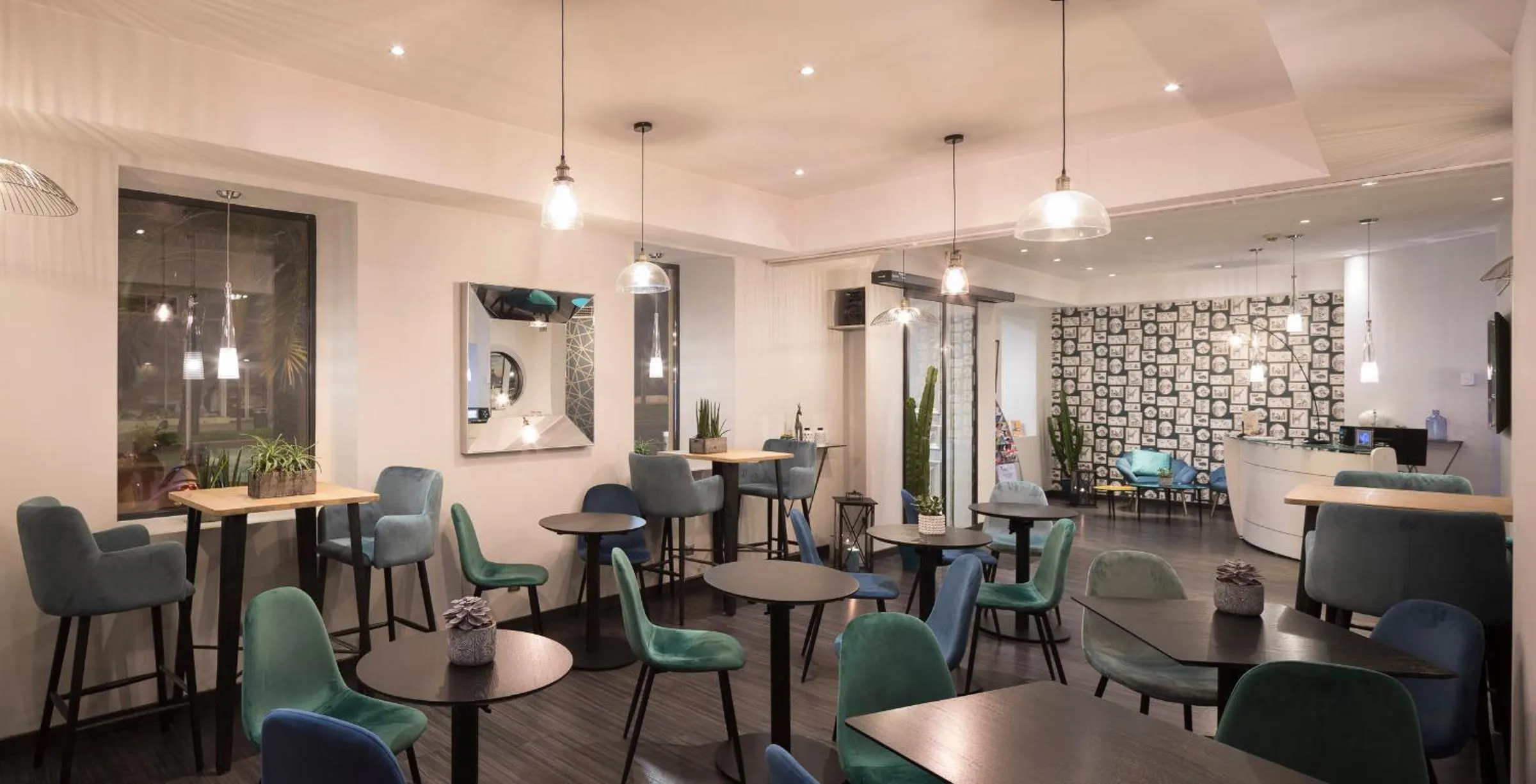 Lobby or reception in Hôtel Relais Acropolis