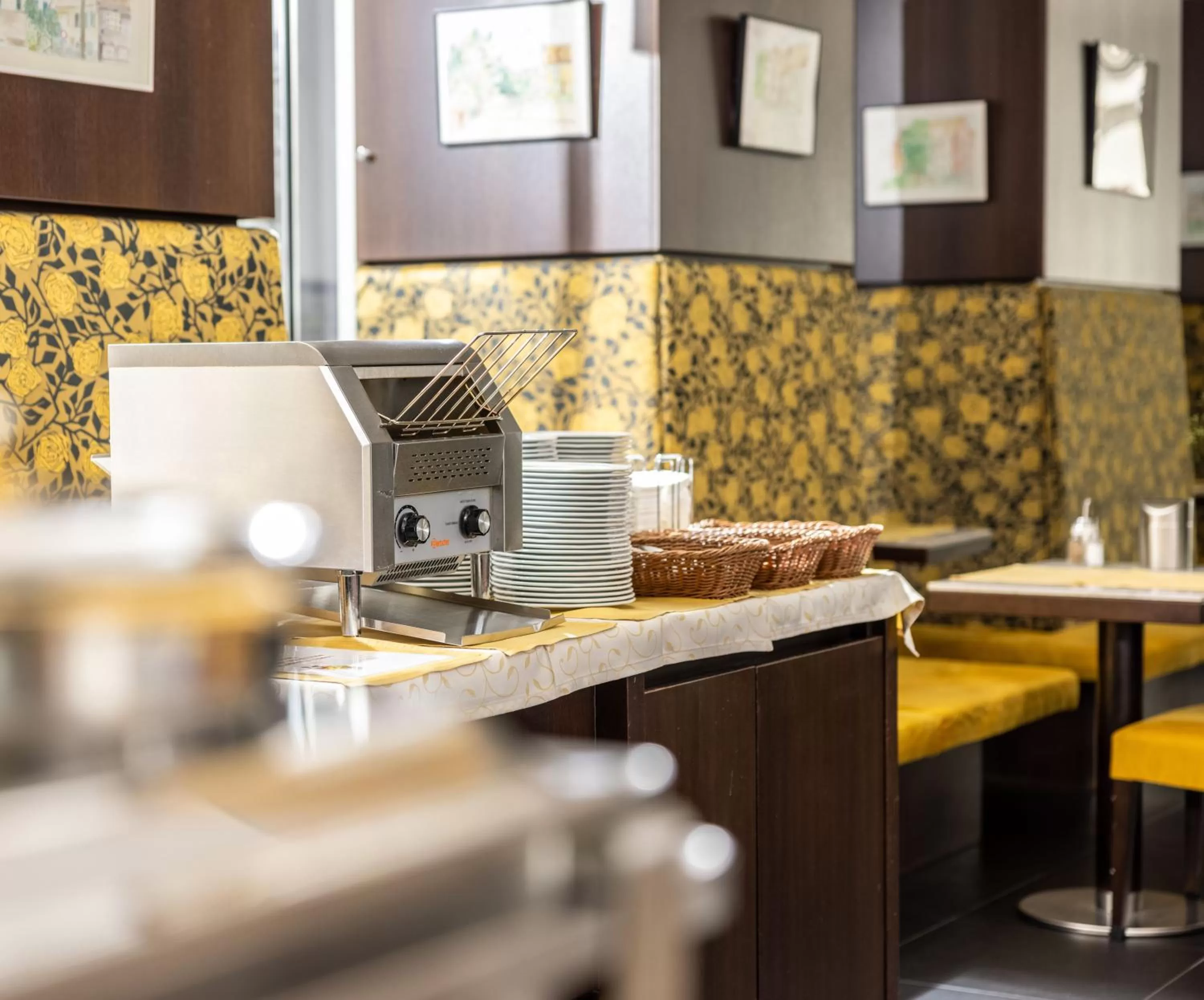 Buffet breakfast in Hotel Post Wien