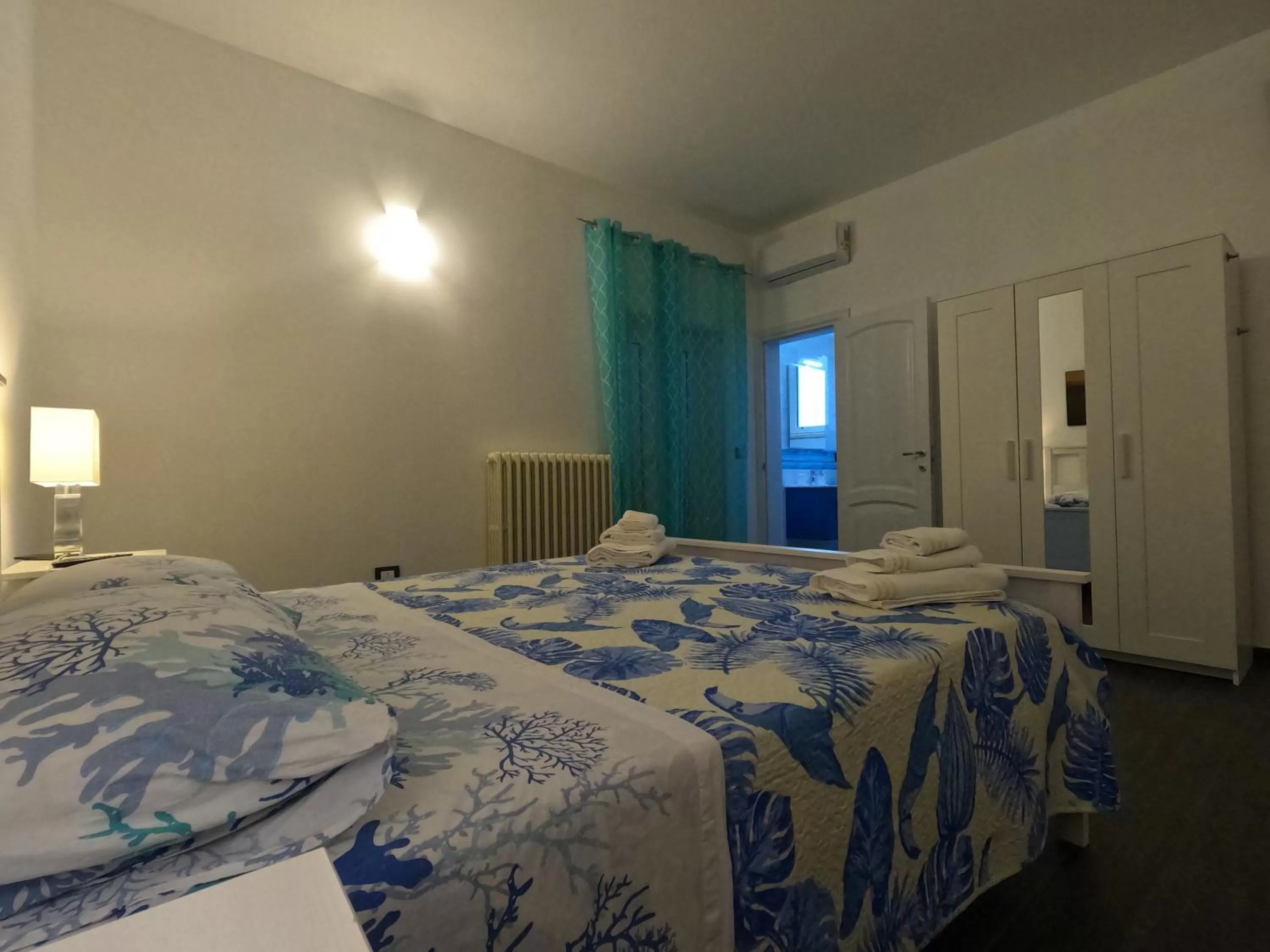 Bedroom, Bed in B&B The Sun 'tis