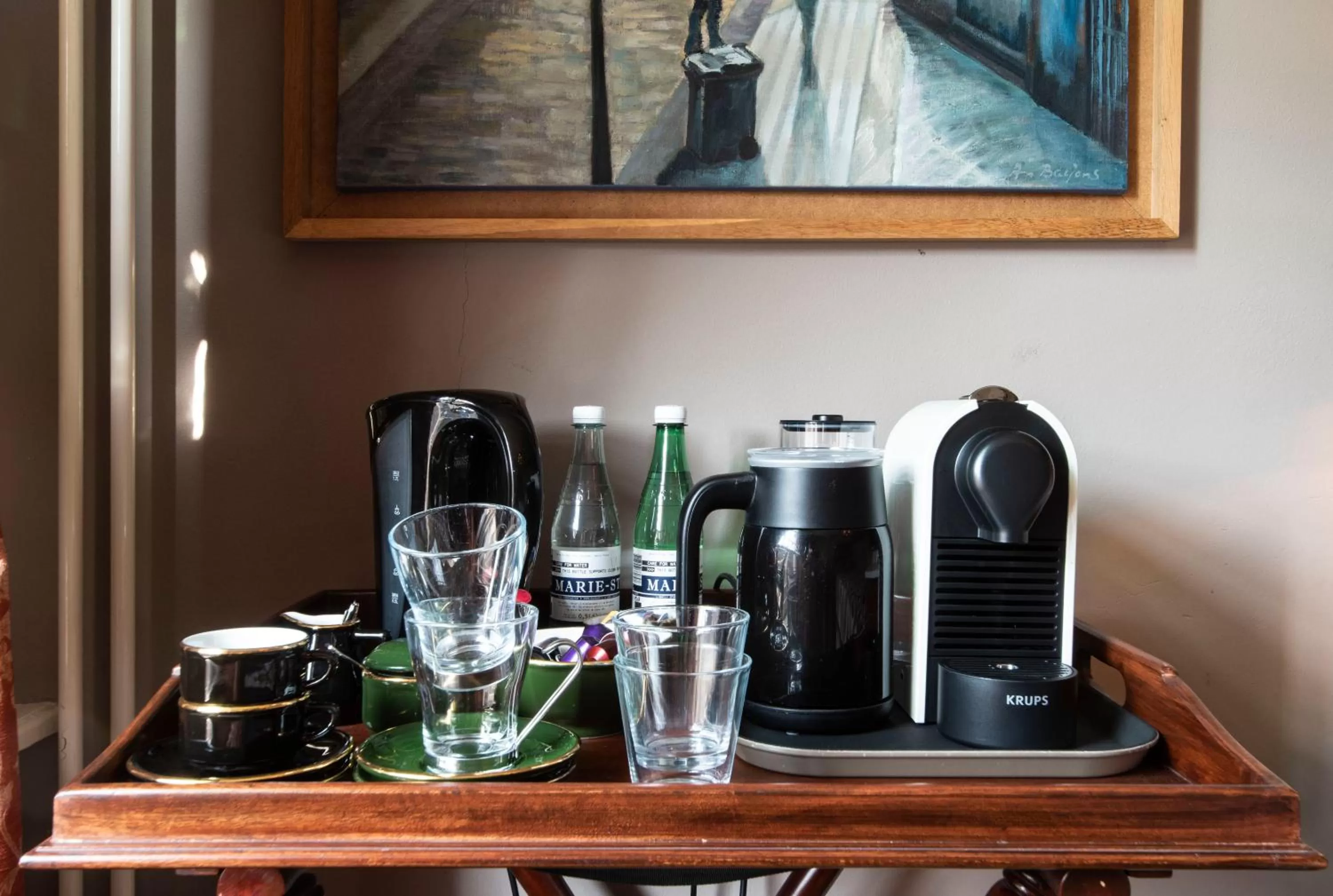 Coffee/tea facilities in B&B De Schiedamse Suites