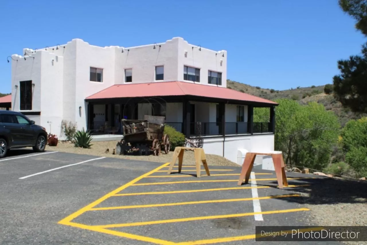 Creekside Lodge and Cabins