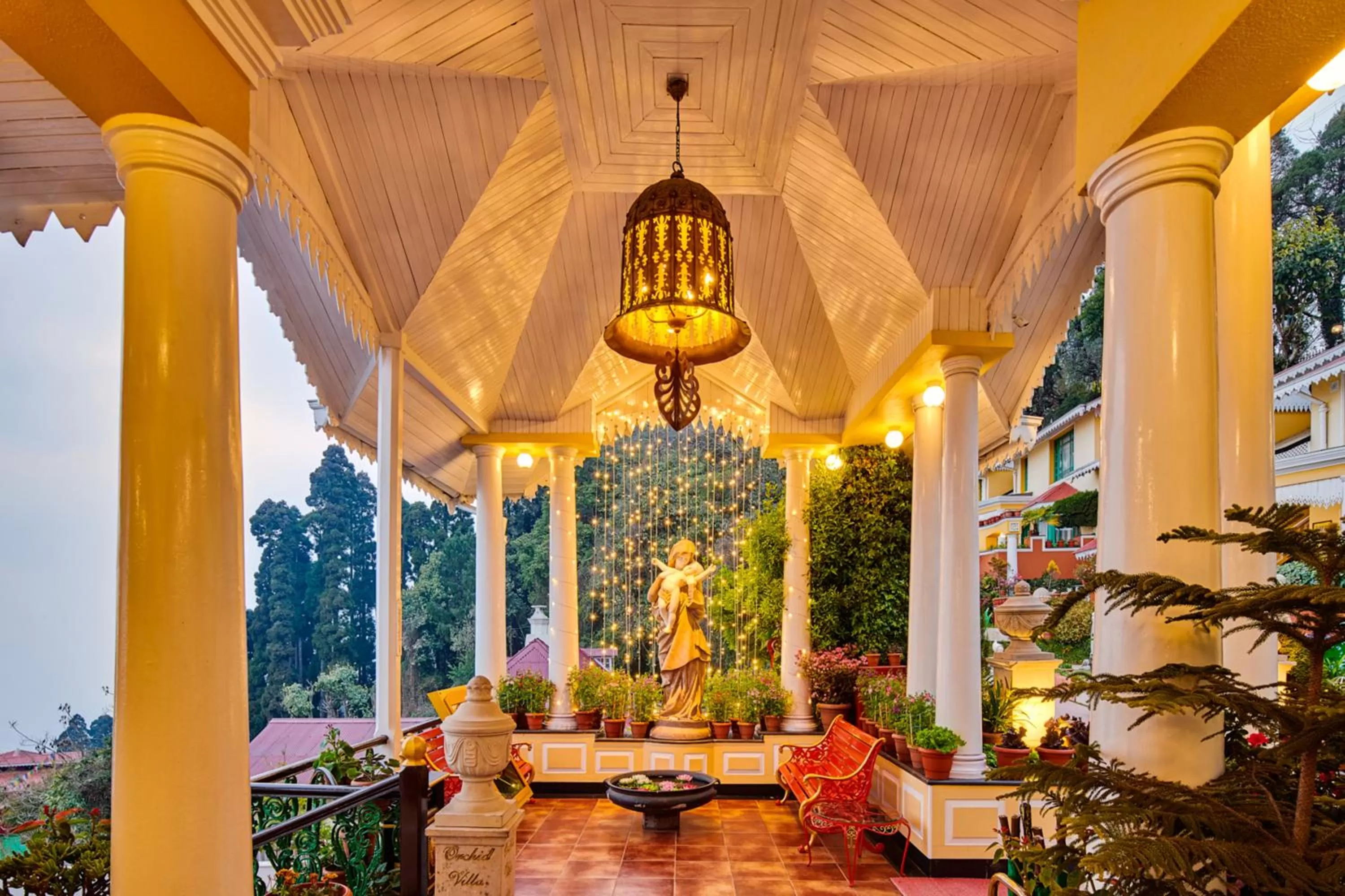 Decorative detail in Mayfair Darjeeling