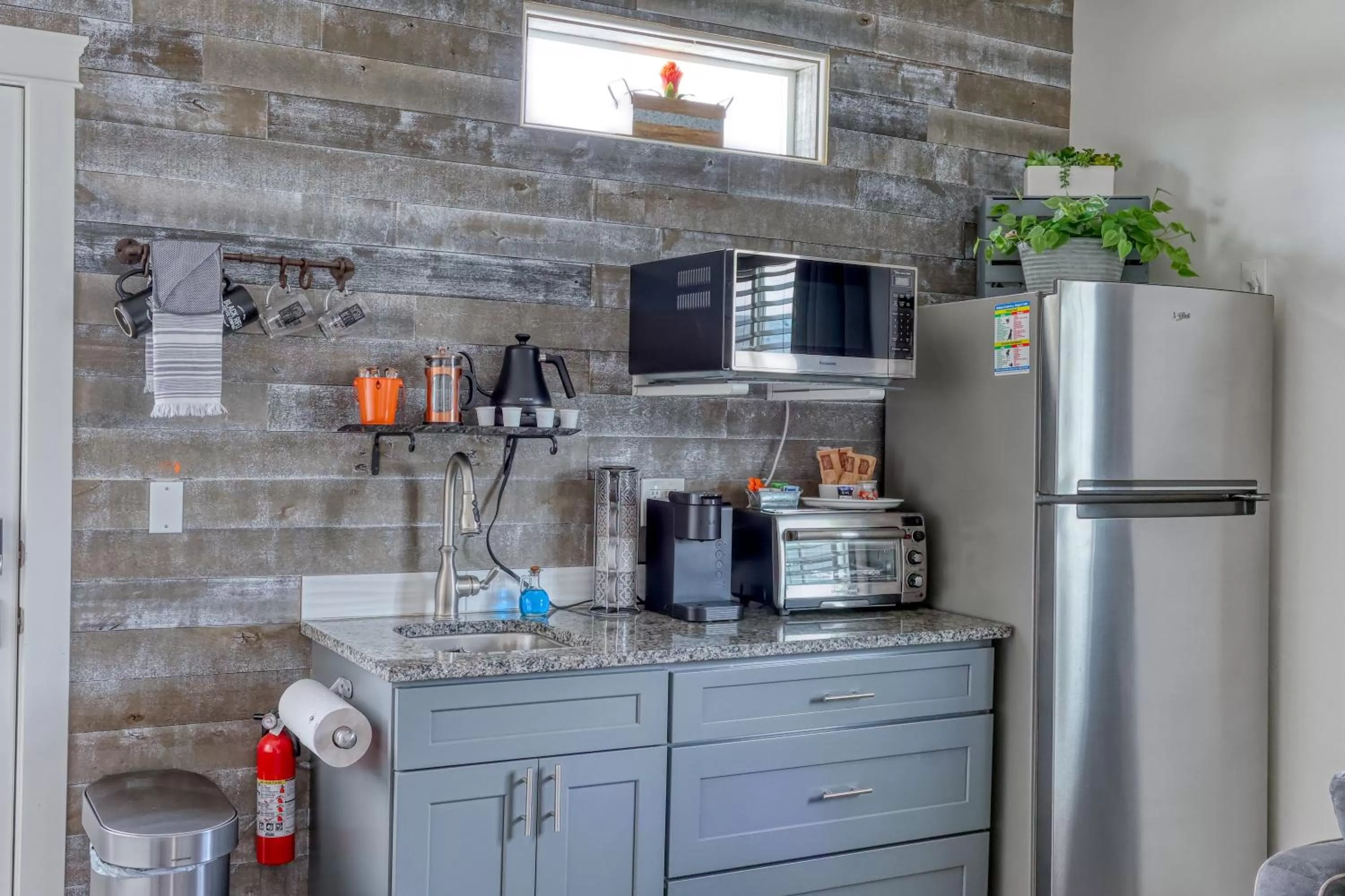Kitchen/Kitchenette in TJ Rancher - West Side Twin Falls