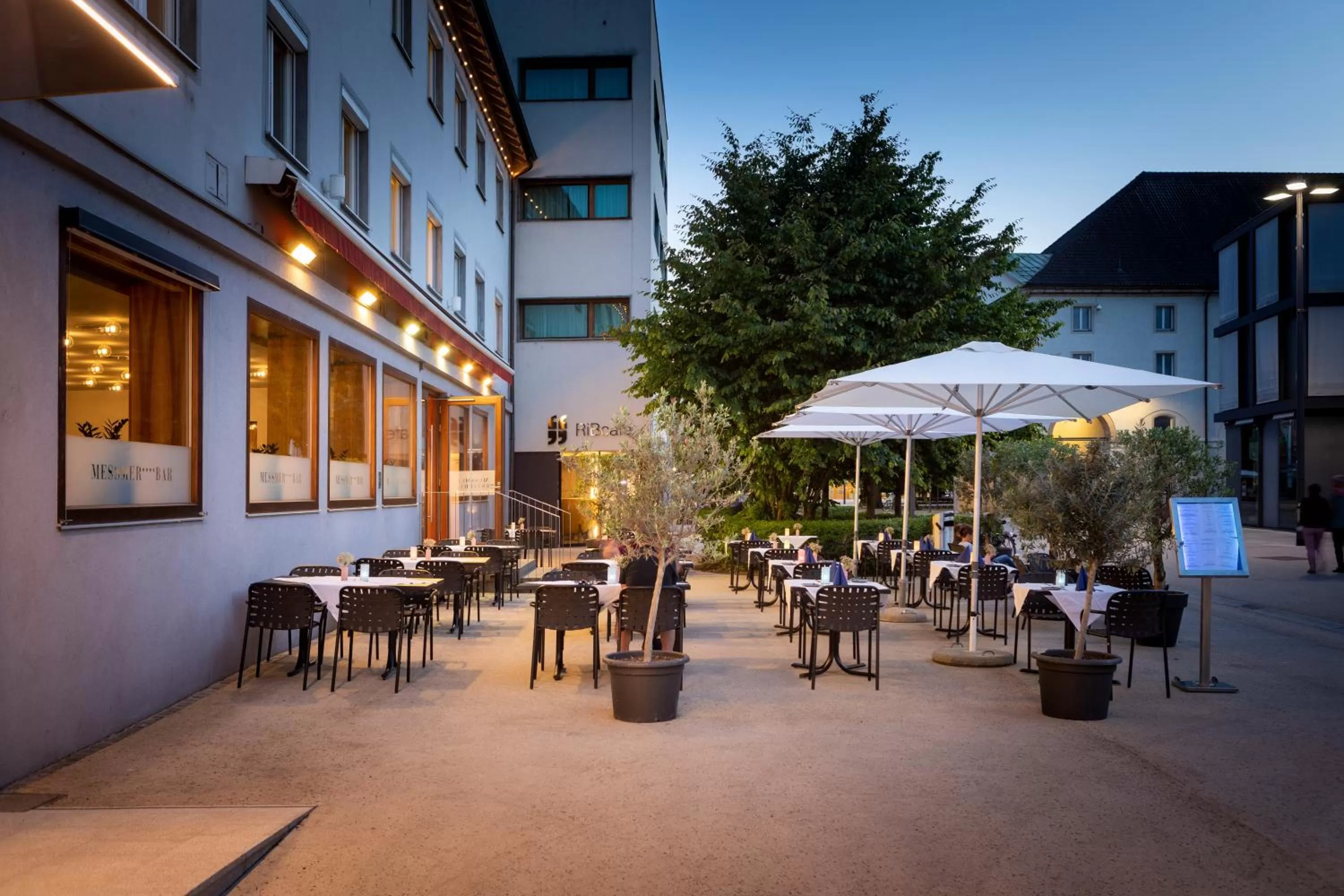 Restaurant/places to eat in Hotel Messmer
