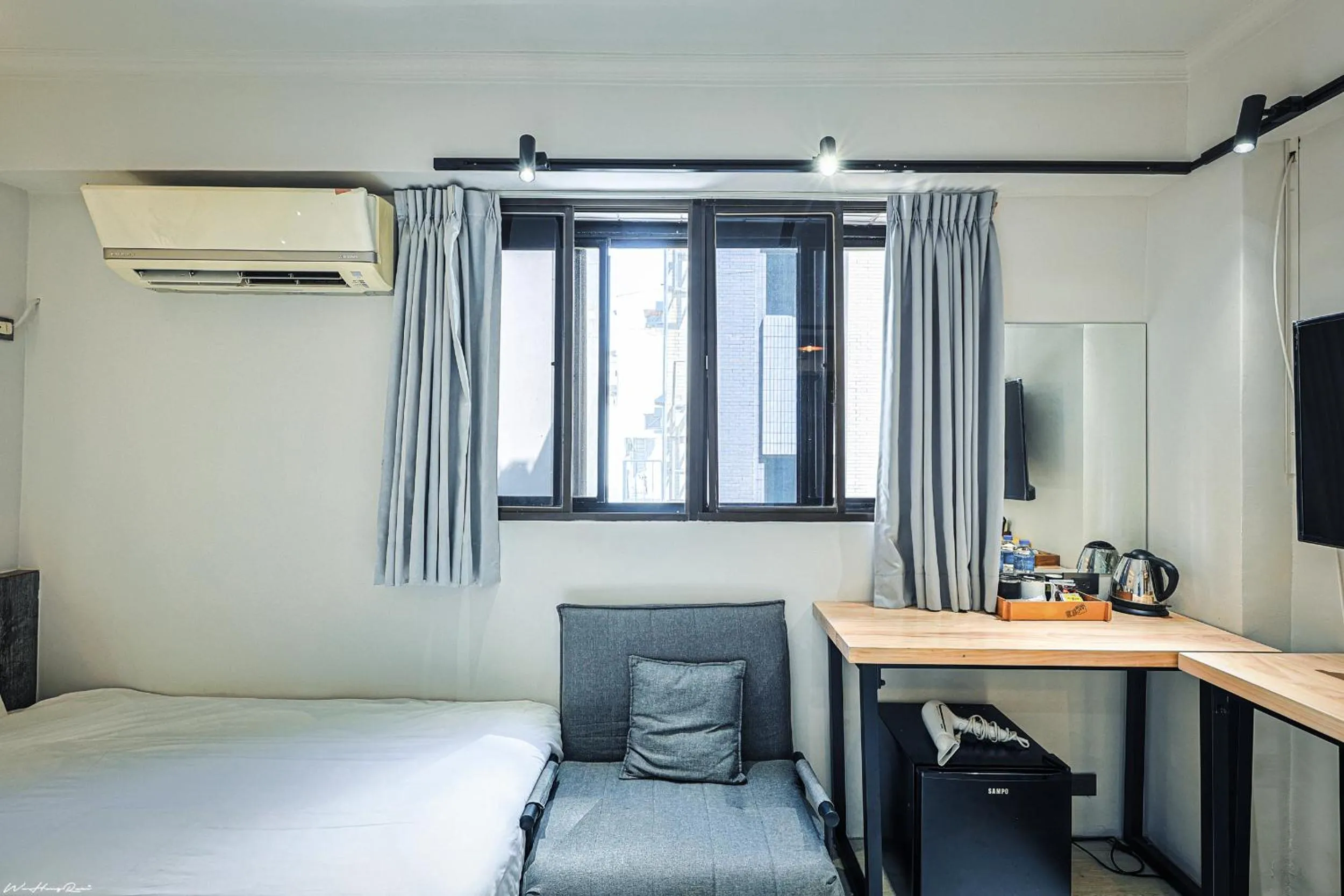 hair dresser, Bed in 亞馨文旅 近東大門夜市 有免費停車場 可自助入住