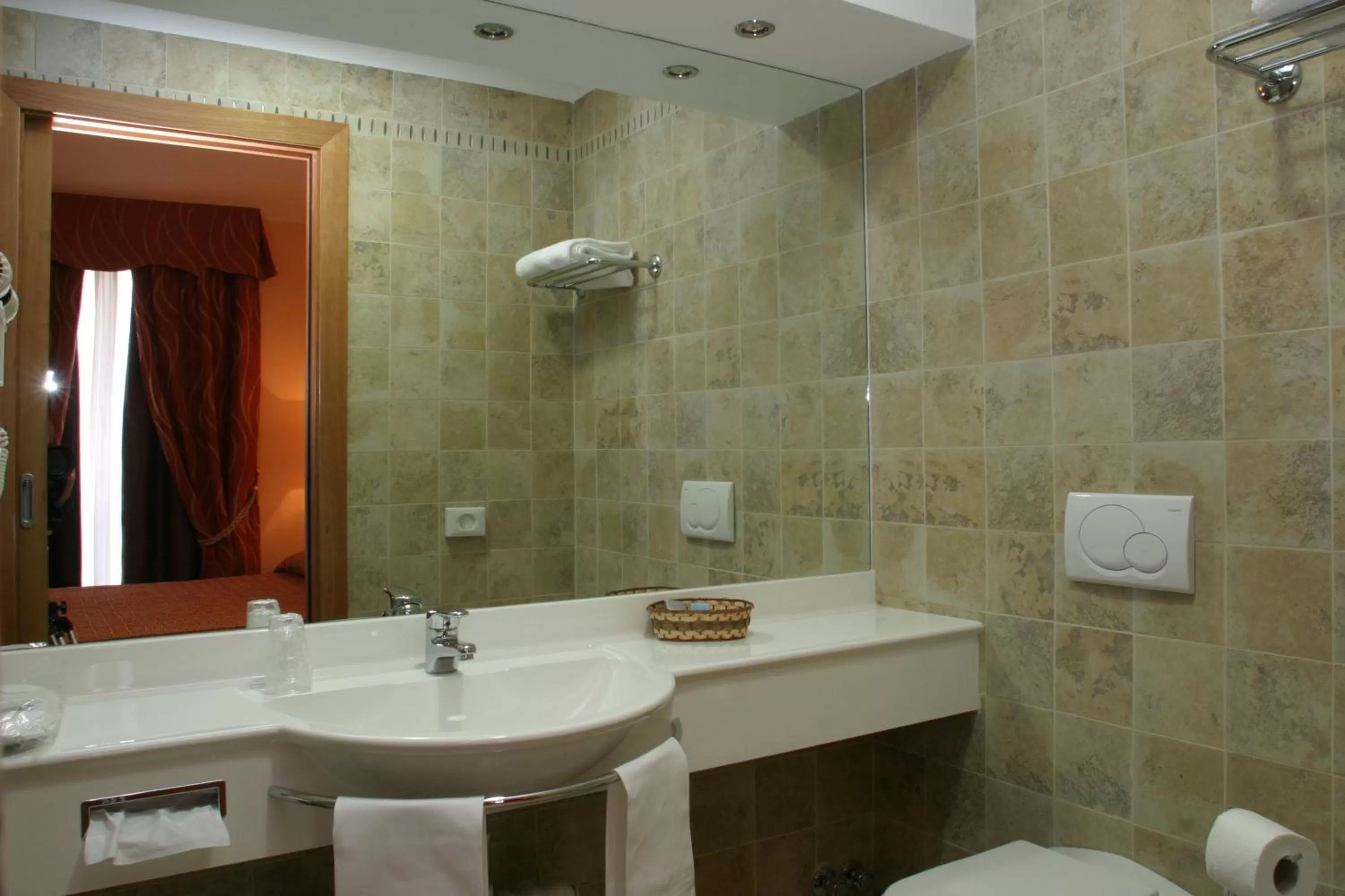 Bathroom in Hotel Continental