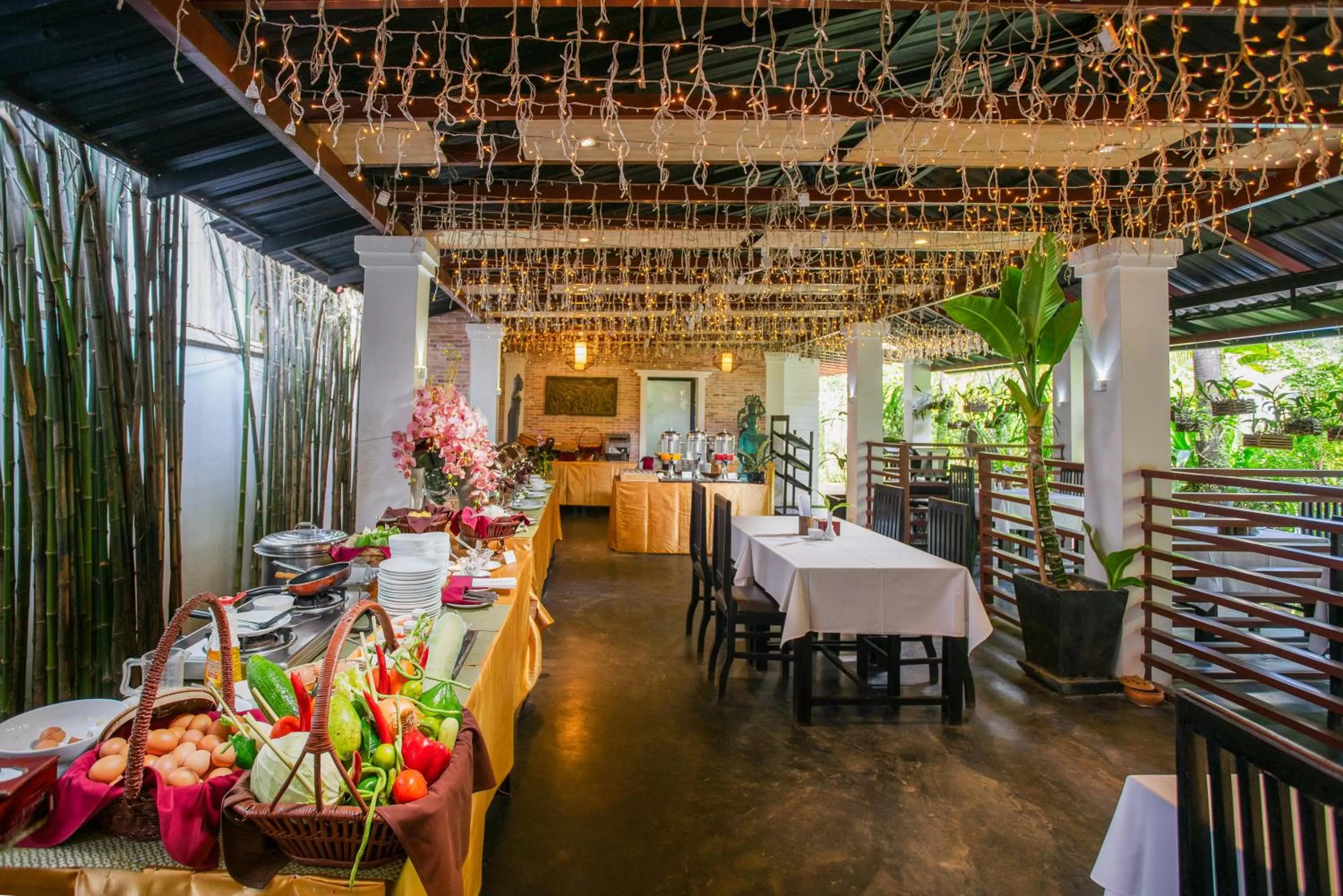 Continental breakfast, Restaurant/Places to Eat in Ladear Privilege Rooms