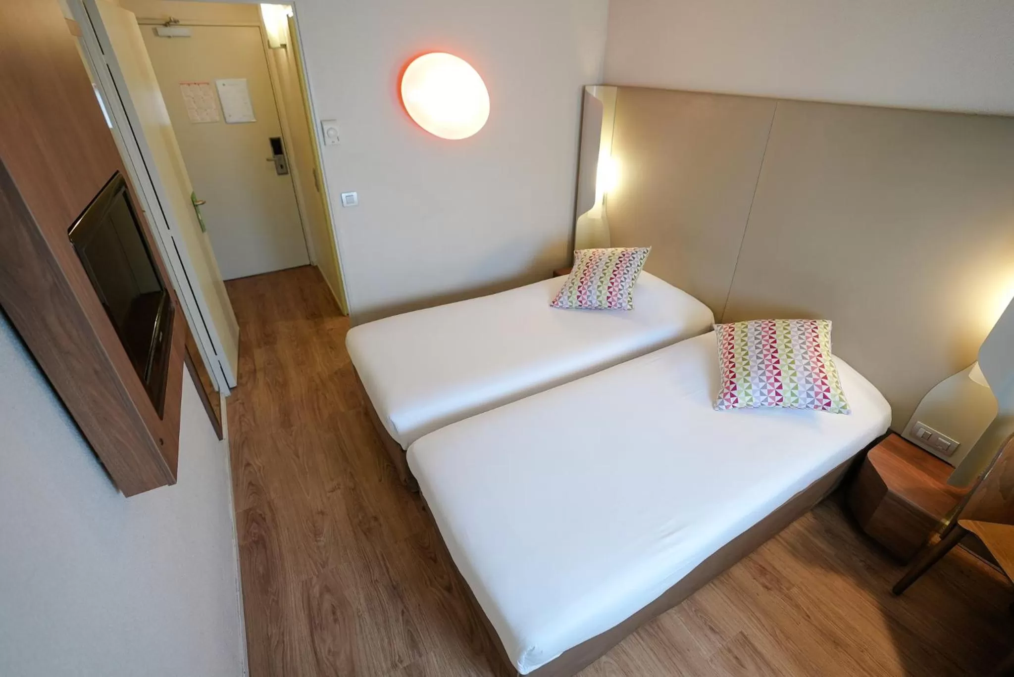 Photo of the whole room, Bed in Campanile Paris CDG Airport Villepinte