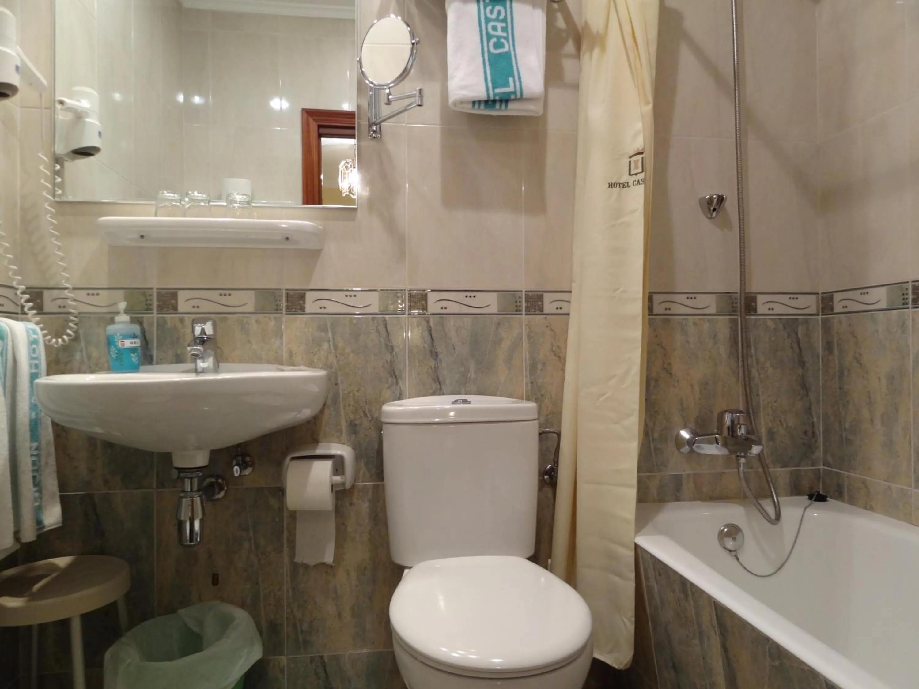 Bathroom in Hotel Castilla
