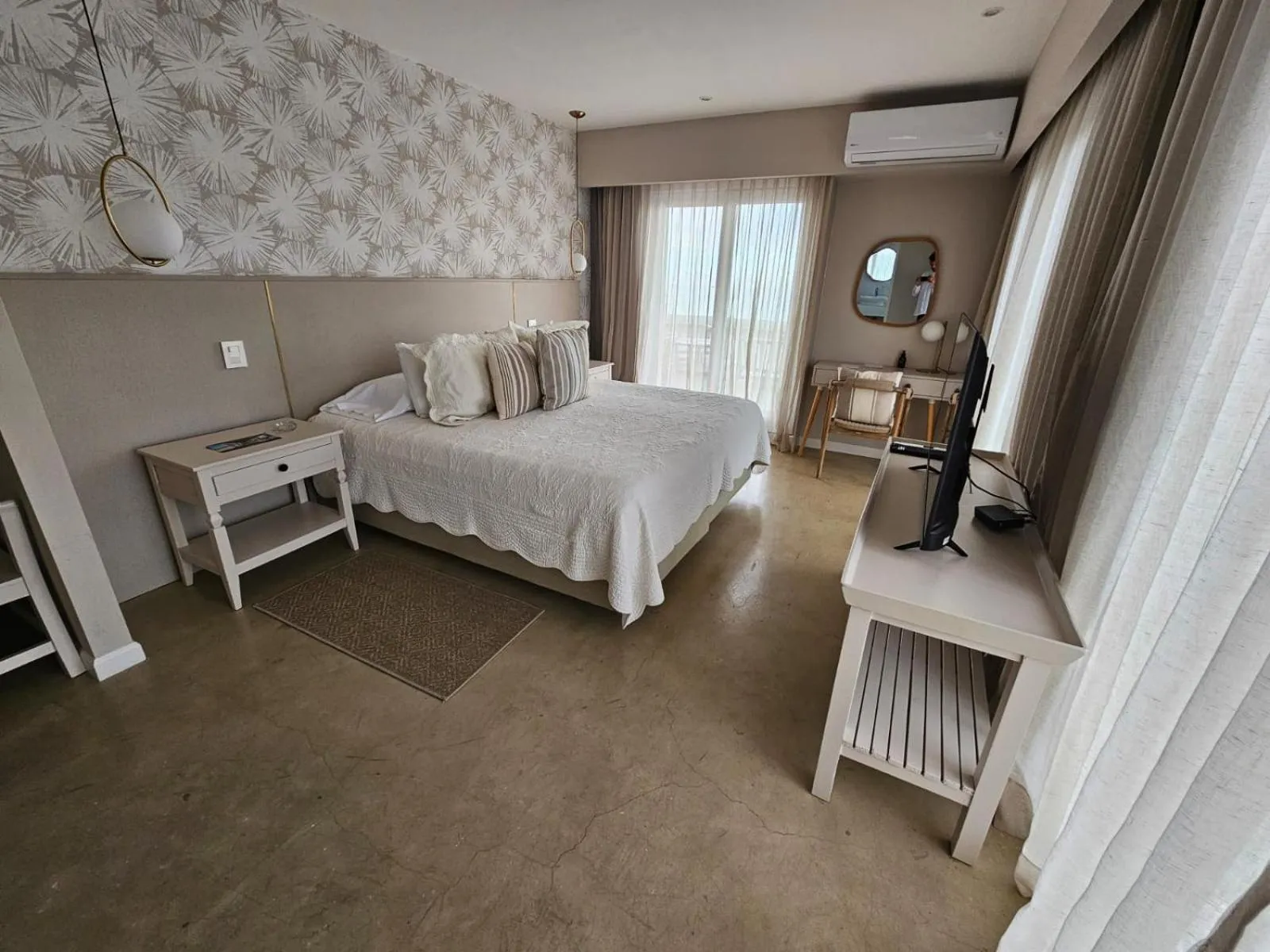 Bedroom, Bed in Serena Hotel - Punta del Este - Unico sobre la Playa