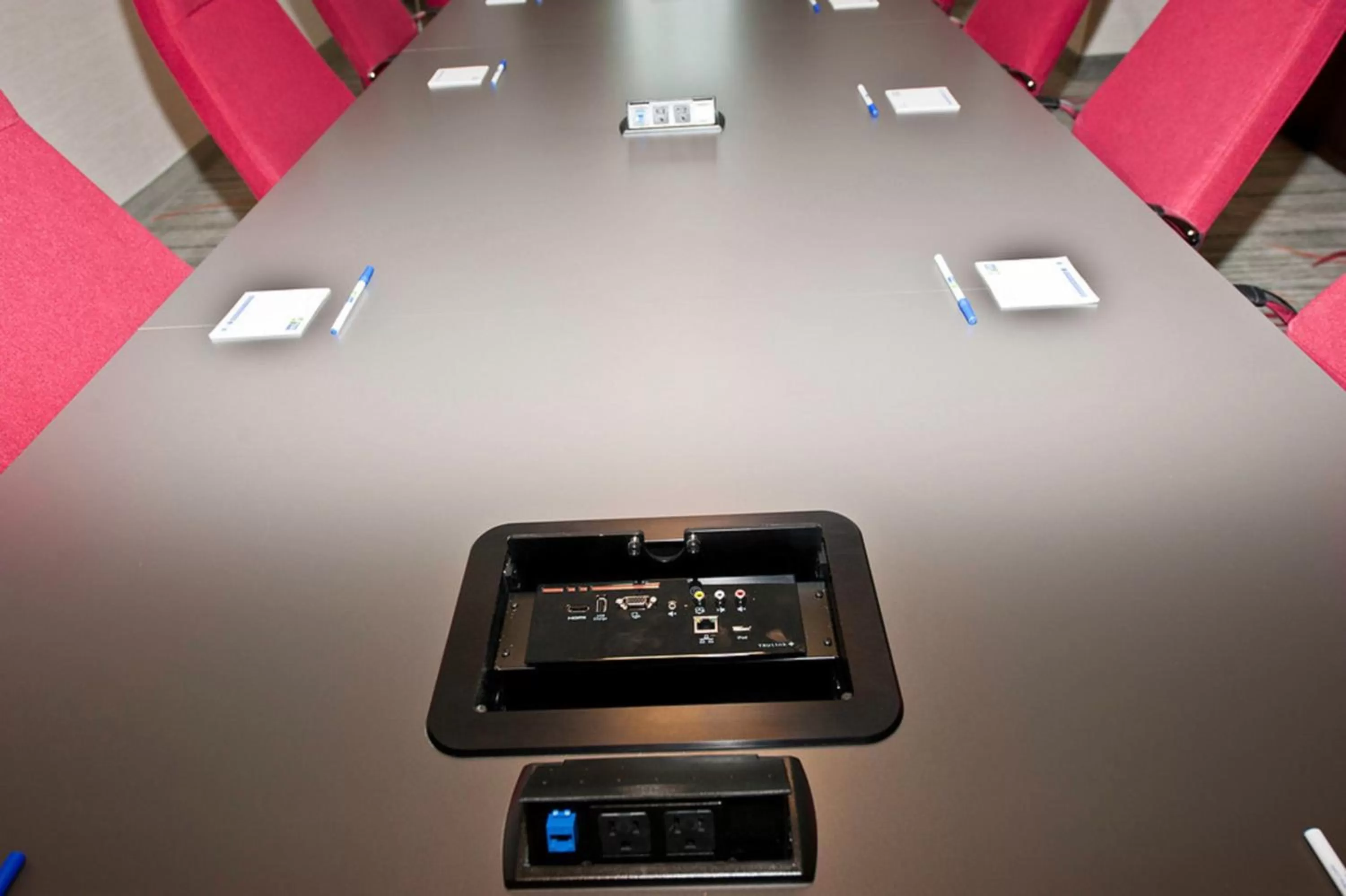 Meeting/conference room in Holiday Inn Express & Suites Columbus - Easton Area by IHG