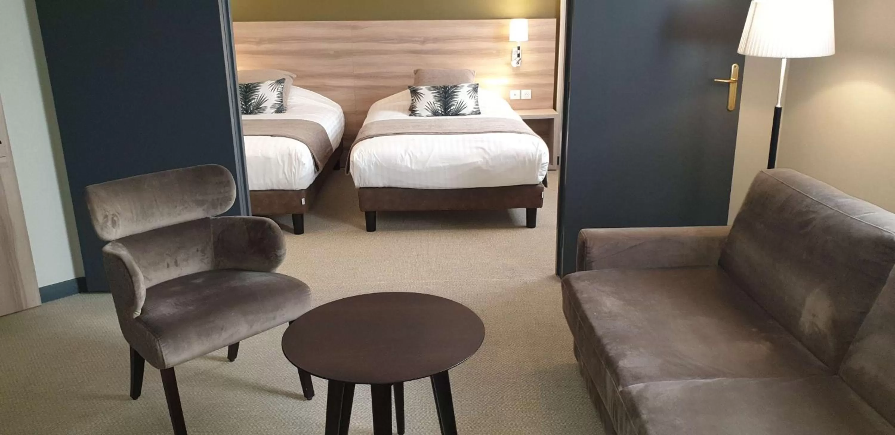 Photo of the whole room, Bed in Best Western Crequi Lyon Part Dieu