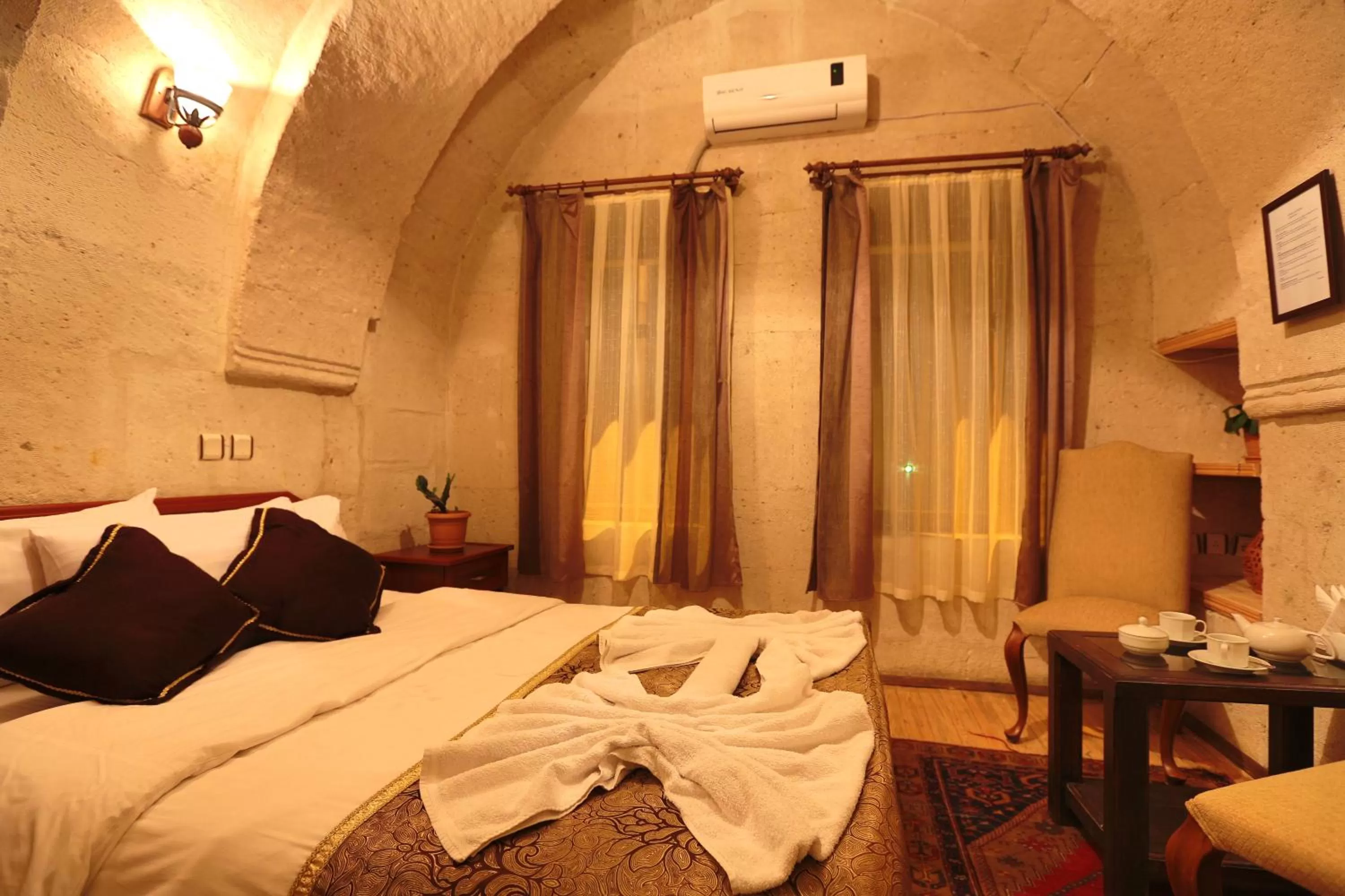 Photo of the whole room, Bed in Guven Cave Hotel