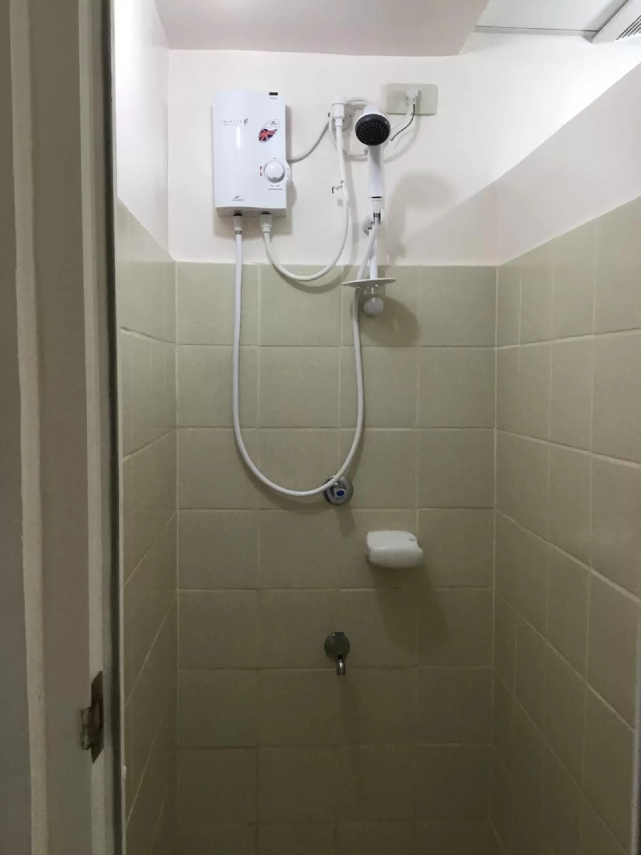 Shower in Condo with Free Swimming Pool & Viewing Deck