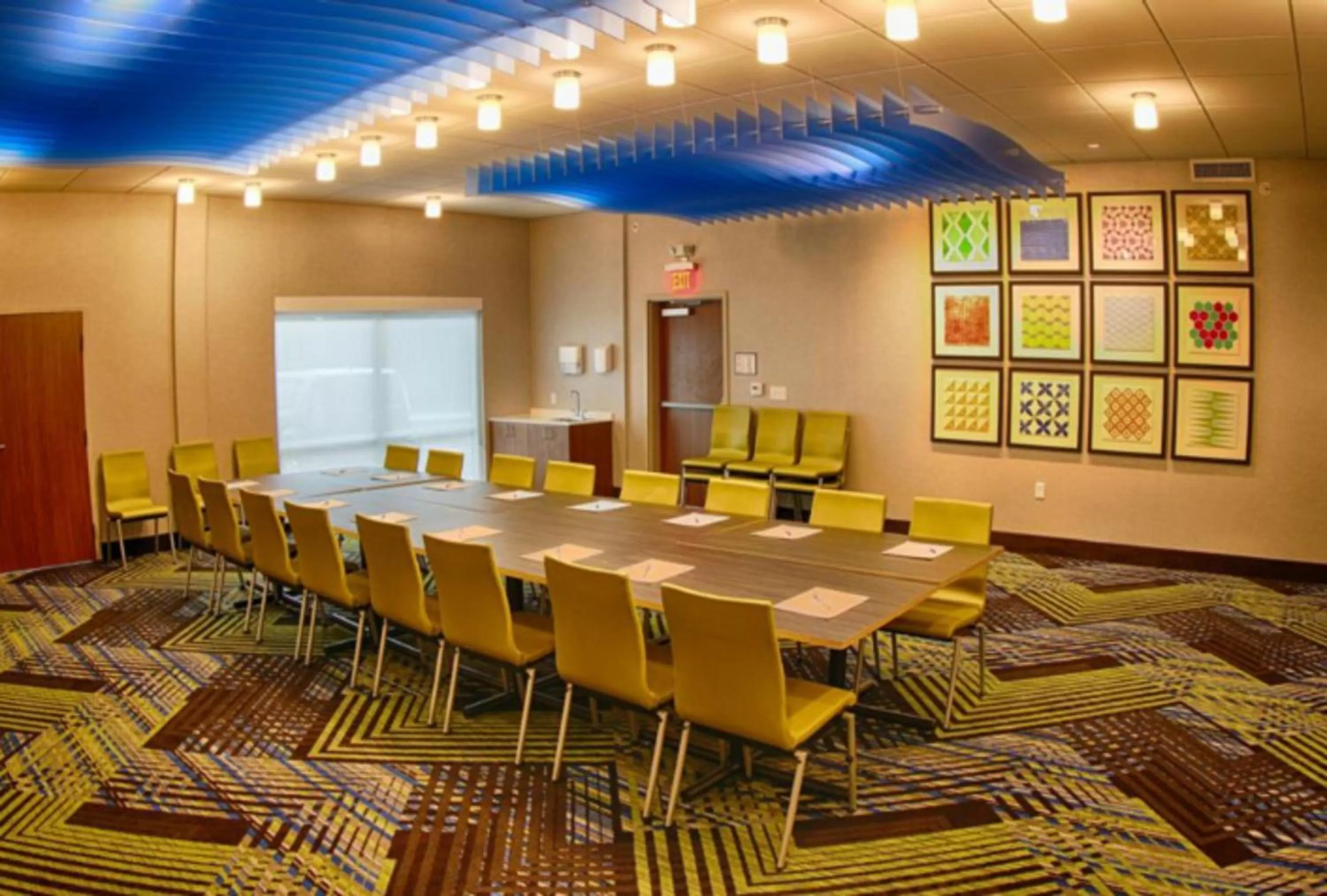 Meeting/conference room in Holiday Inn Express & Suites - Detroit North - Roseville by IHG