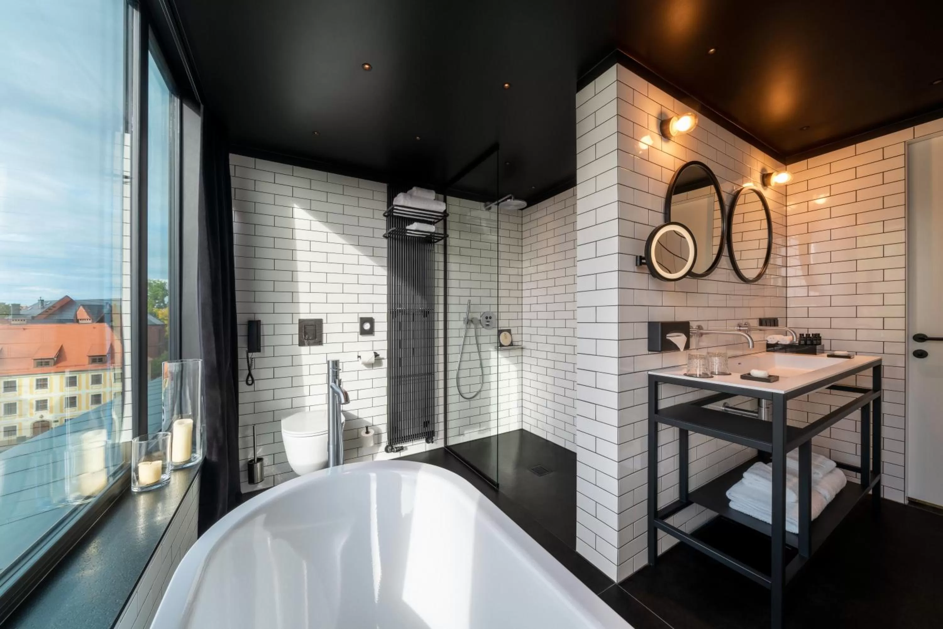 Shower in The Bridge Wroclaw - MGallery