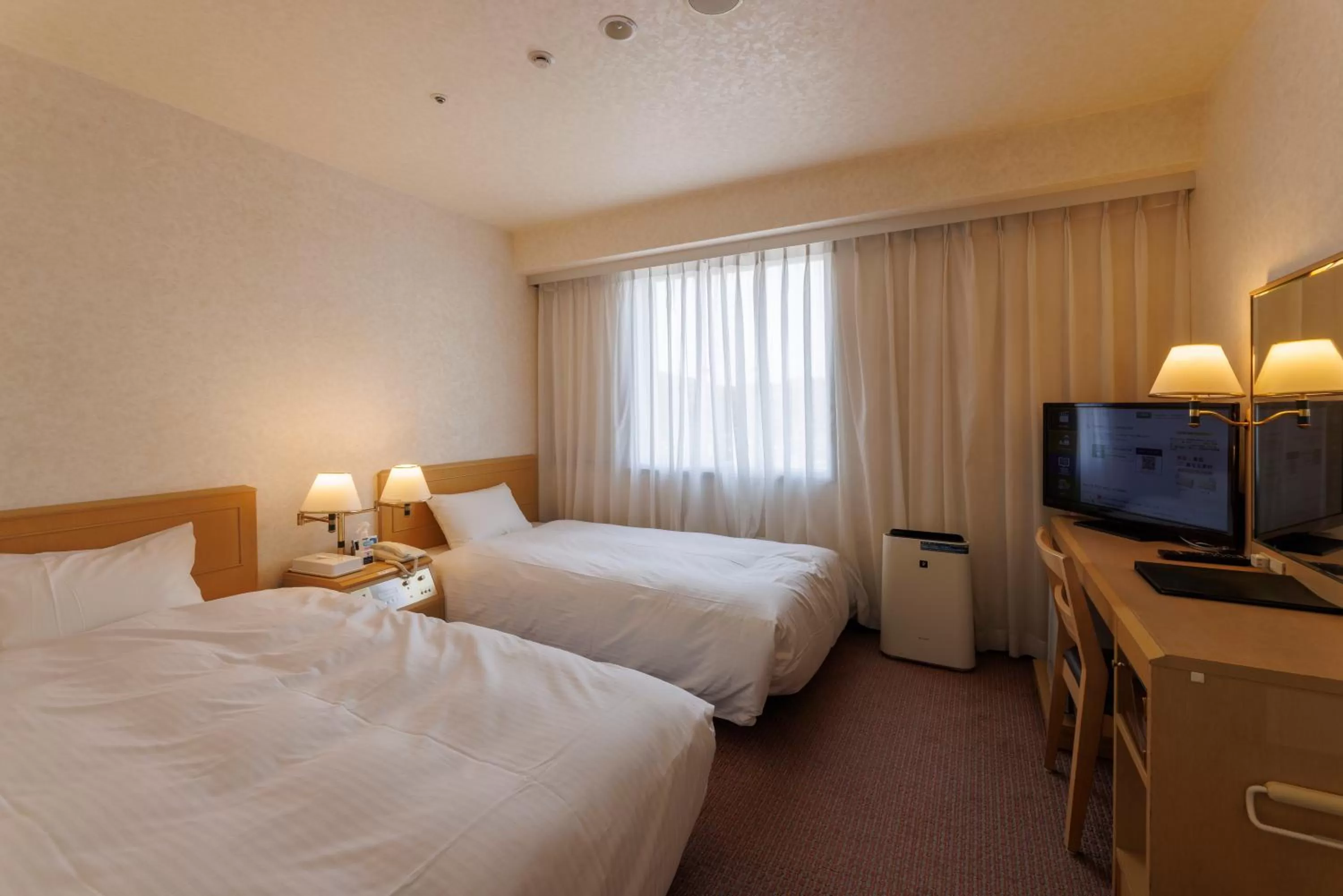 Photo of the whole room, Bed in Shimonoseki Station West Washington Hotel Plaza