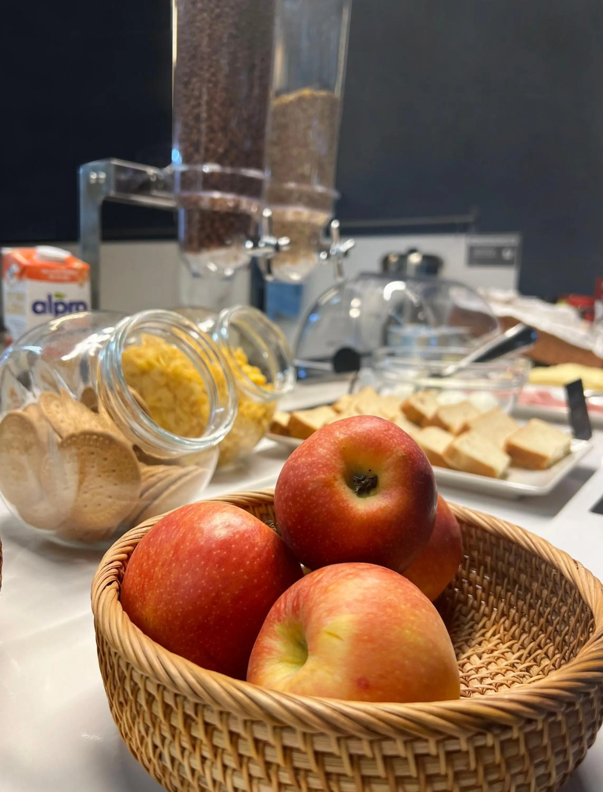 Breakfast in Sant Jordi Hostels Sagrada Familia