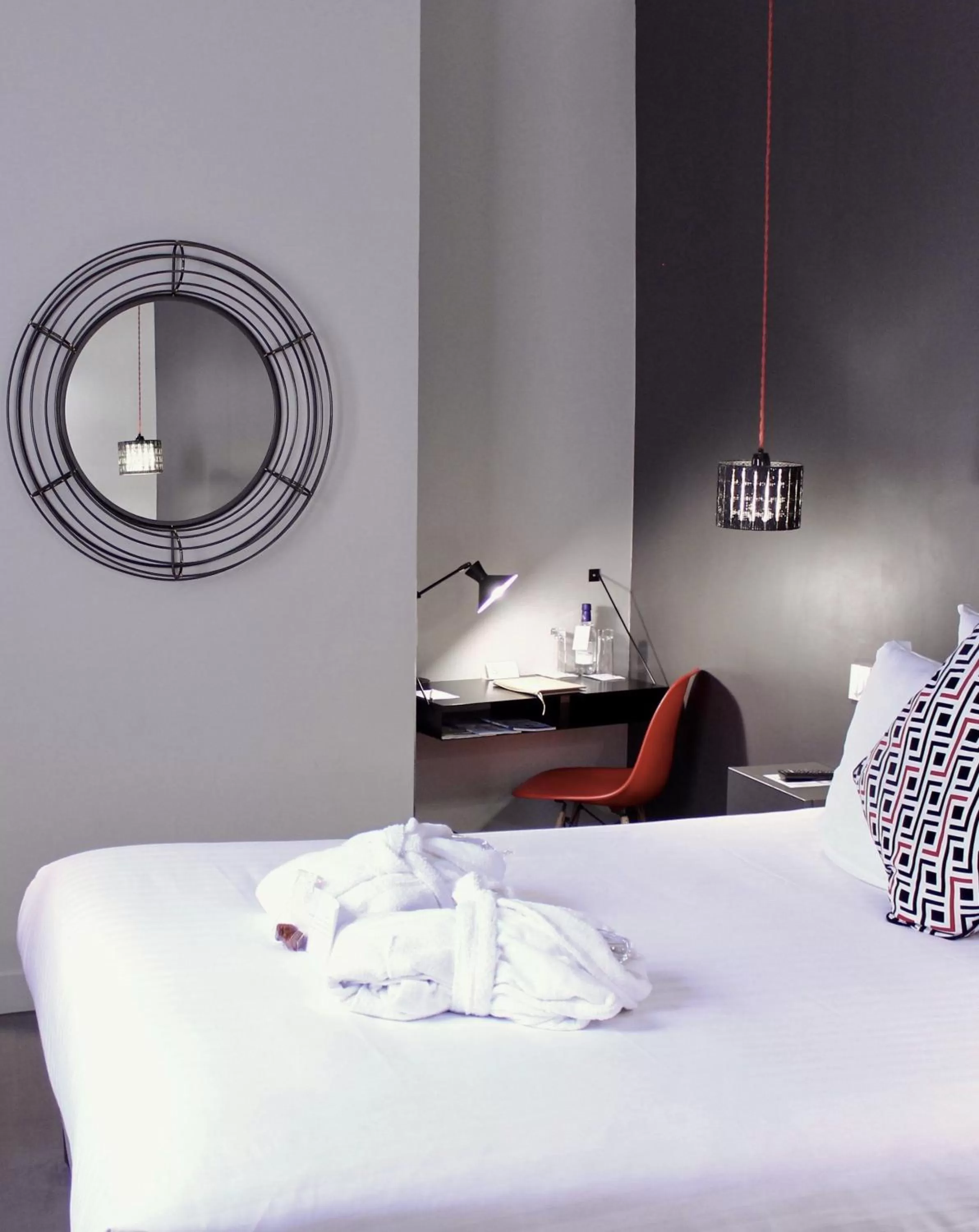 Bed in Hôtel de Tourny - Boutique Hôtel Bordeaux Centre