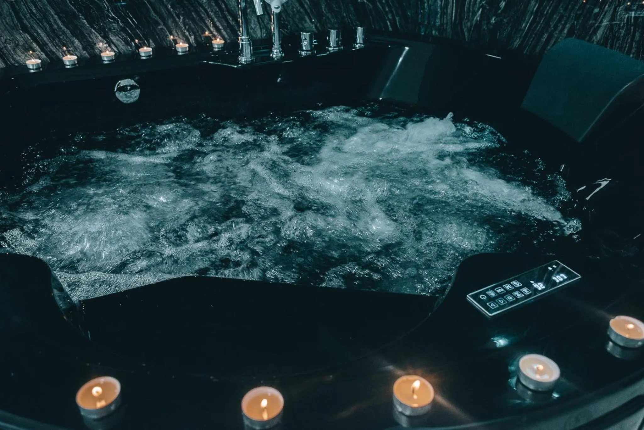 Spa and wellness centre/facilities in Gregorio VII Luxury Suites San Damaso