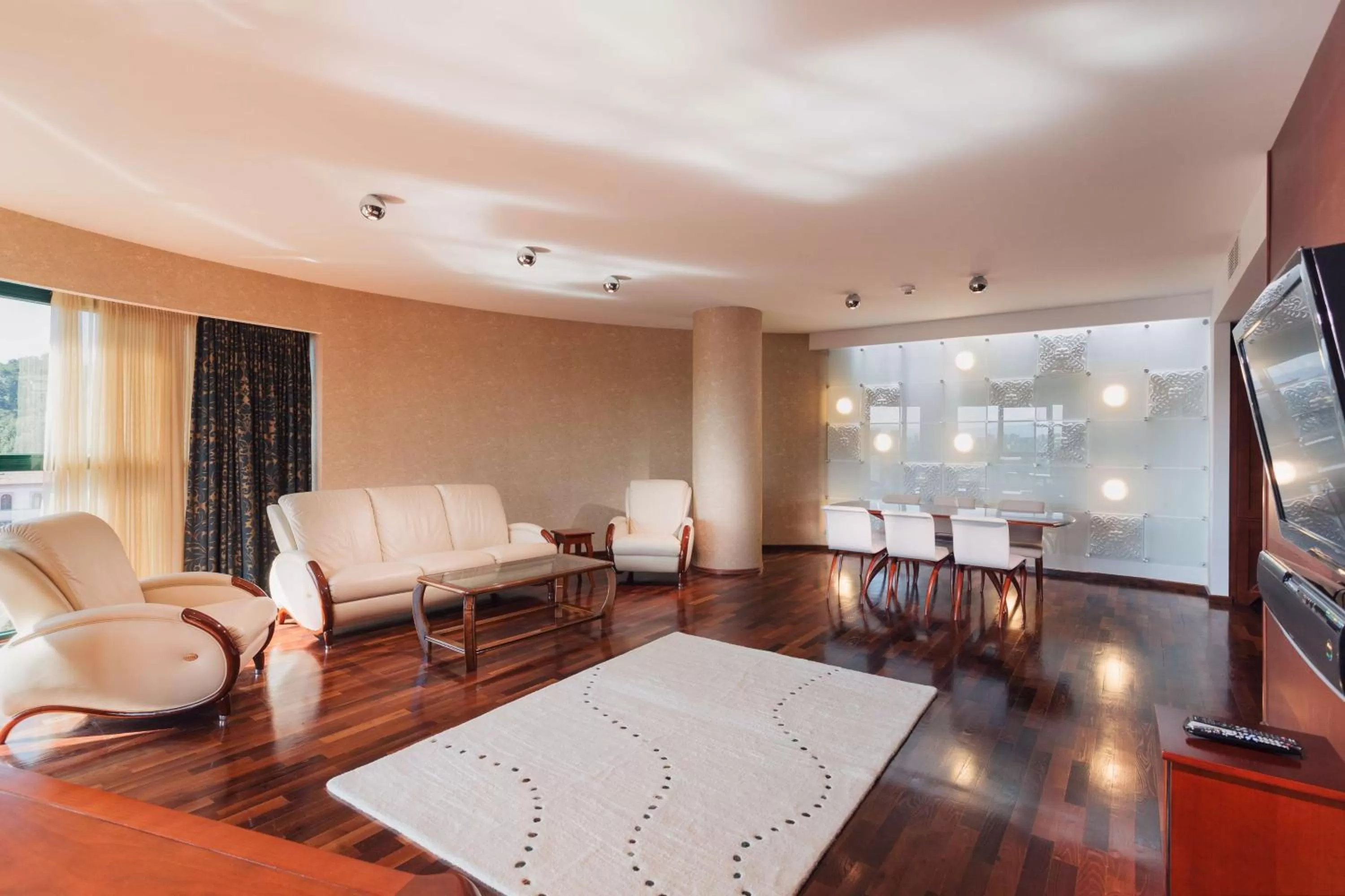 Bedroom in DoubleTree by Hilton Hotel Cluj - City Plaza