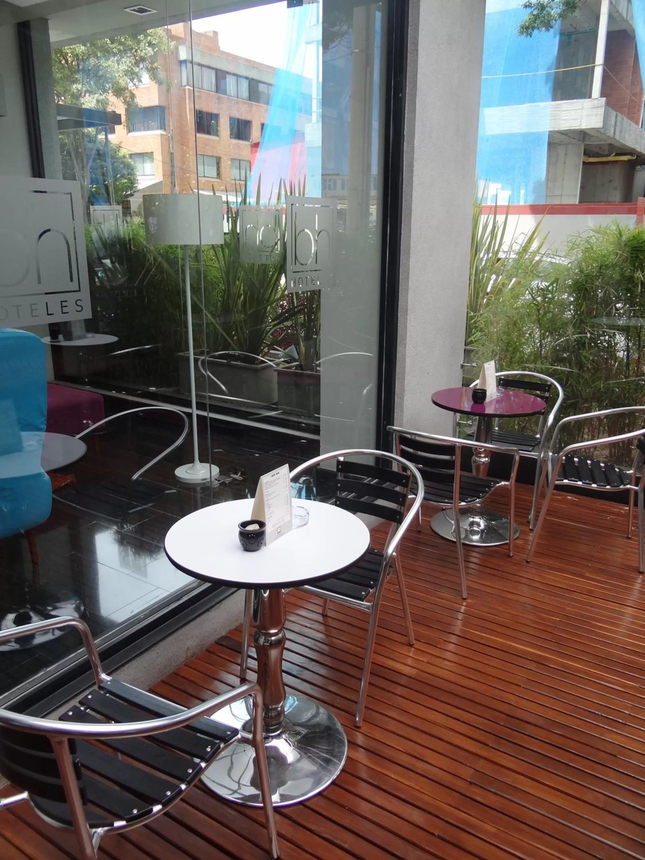 Drinks in Hotel bh Parque 93