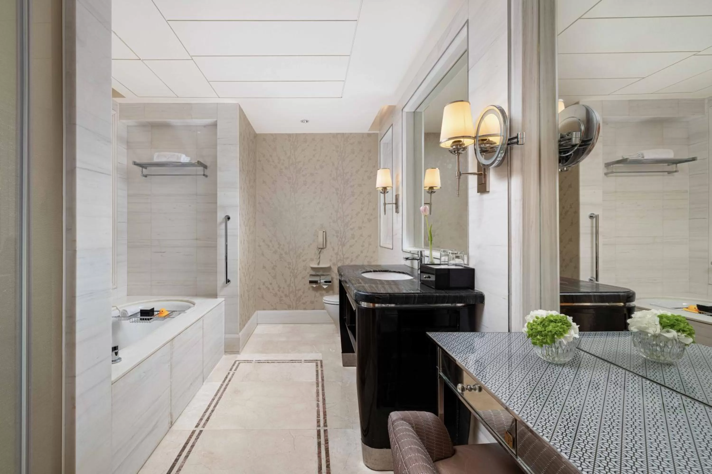 Toilet in Shangri-La Nanjing