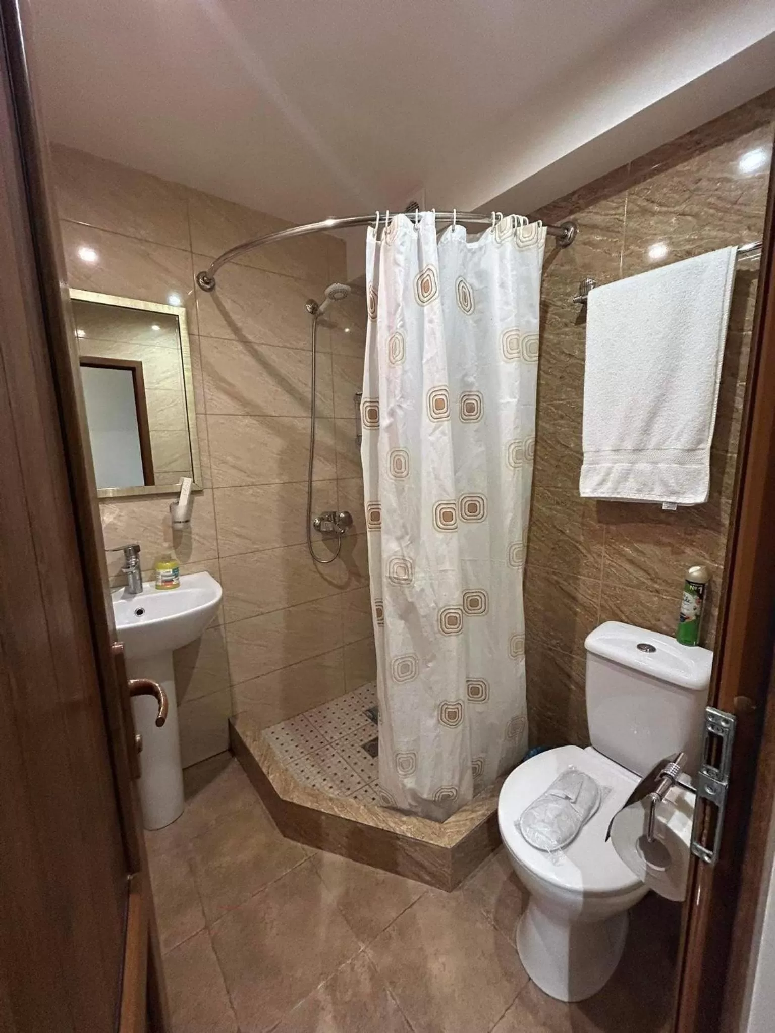 Shower, Bathroom in Time Hotel & Tours